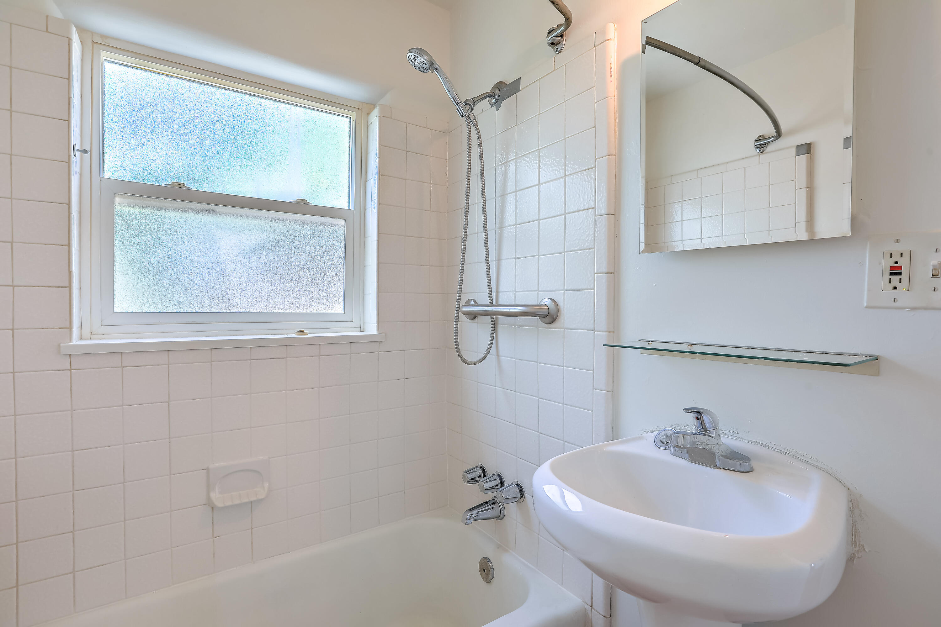 Photo 19 — 3518 Eastern Avenue SE
