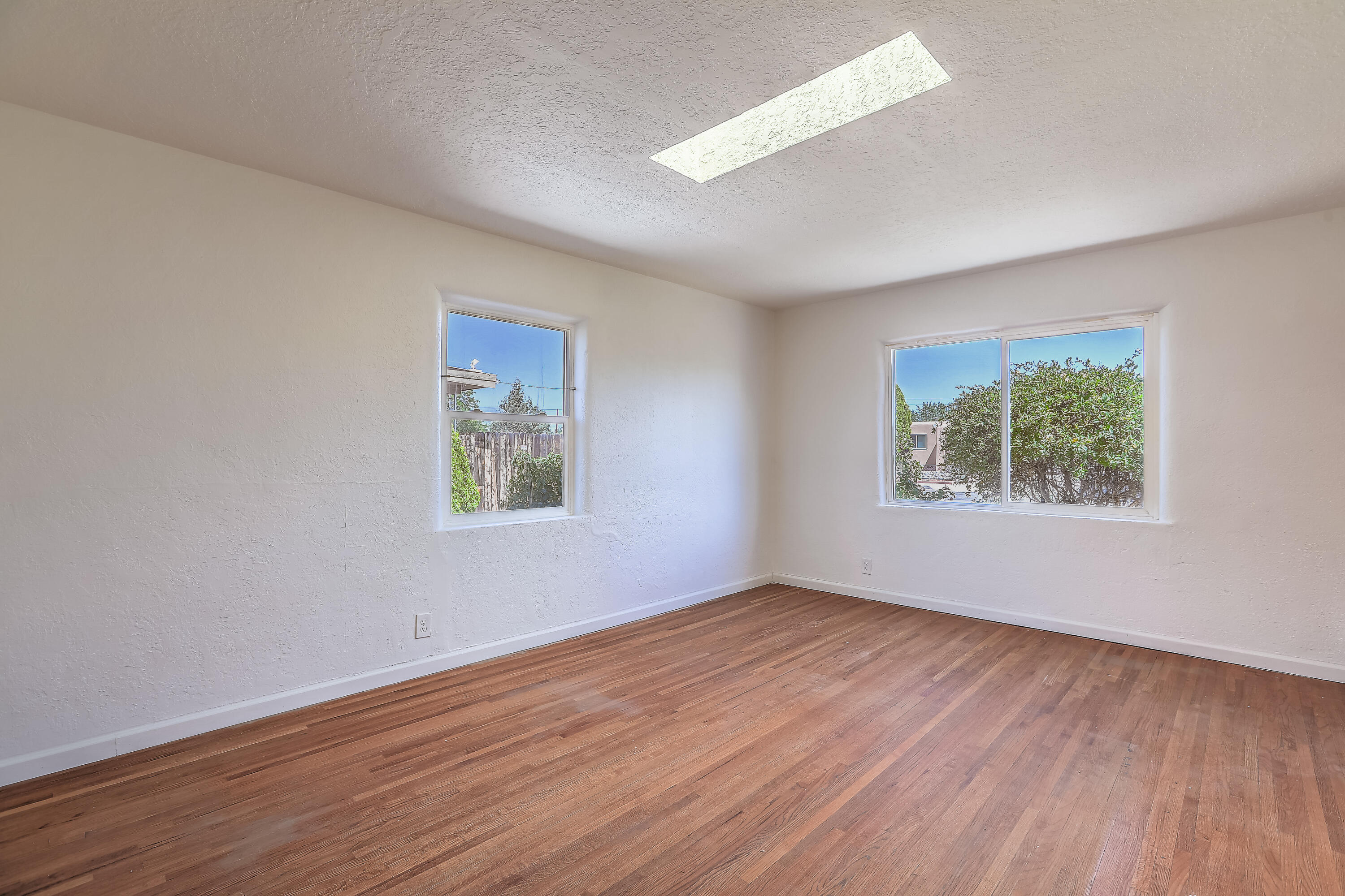 Photo 17 — 3518 Eastern Avenue SE