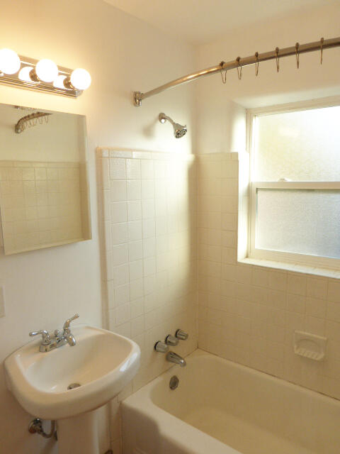 Photo 6 — 3518 Eastern Avenue SE