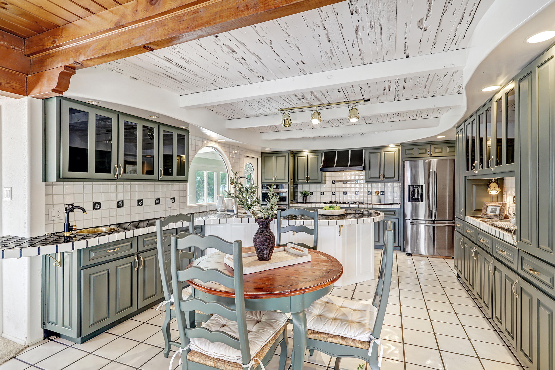 Photo 10 — 904 Stagecoach Road SE