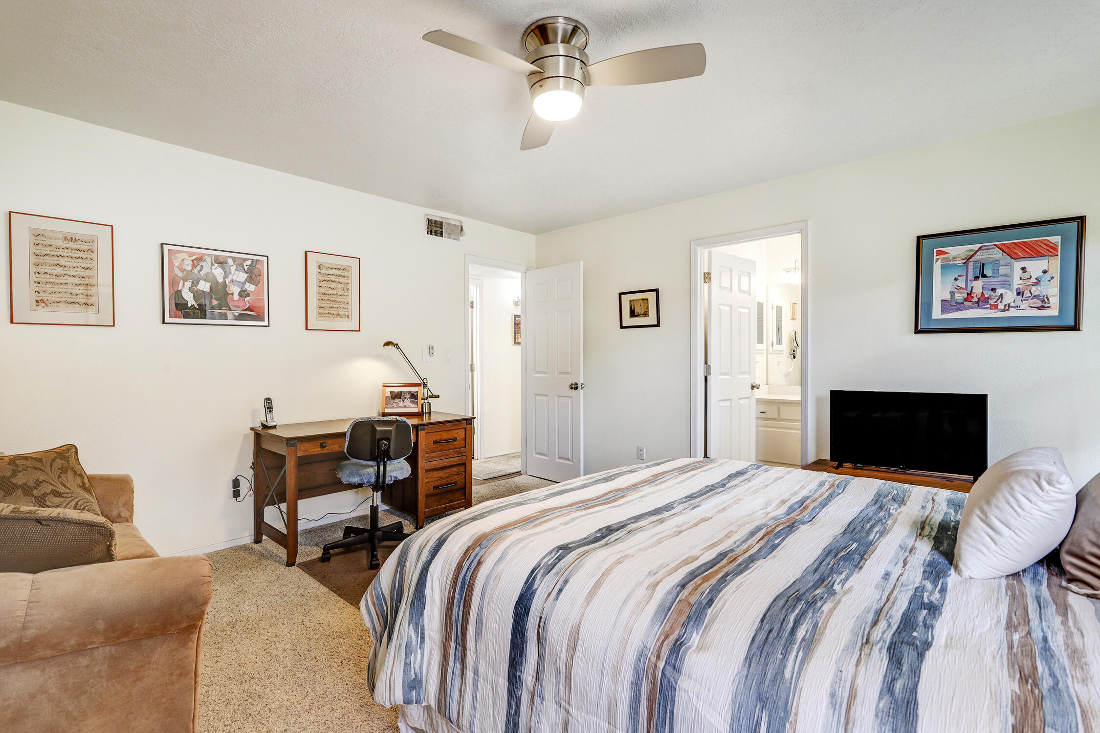 Photo 7 — 5821 Cubero Drive NE