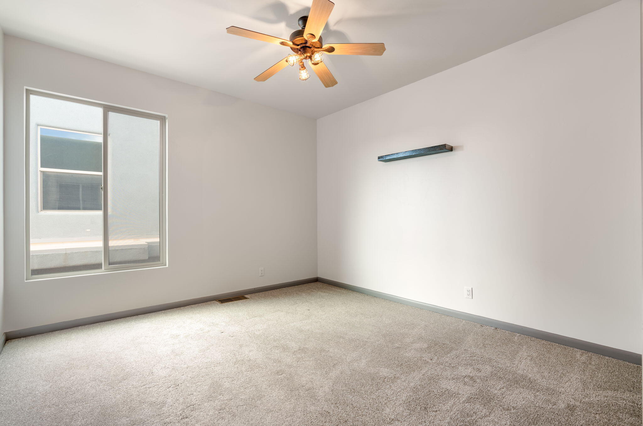 Photo 8 — 1012 25th Street SE