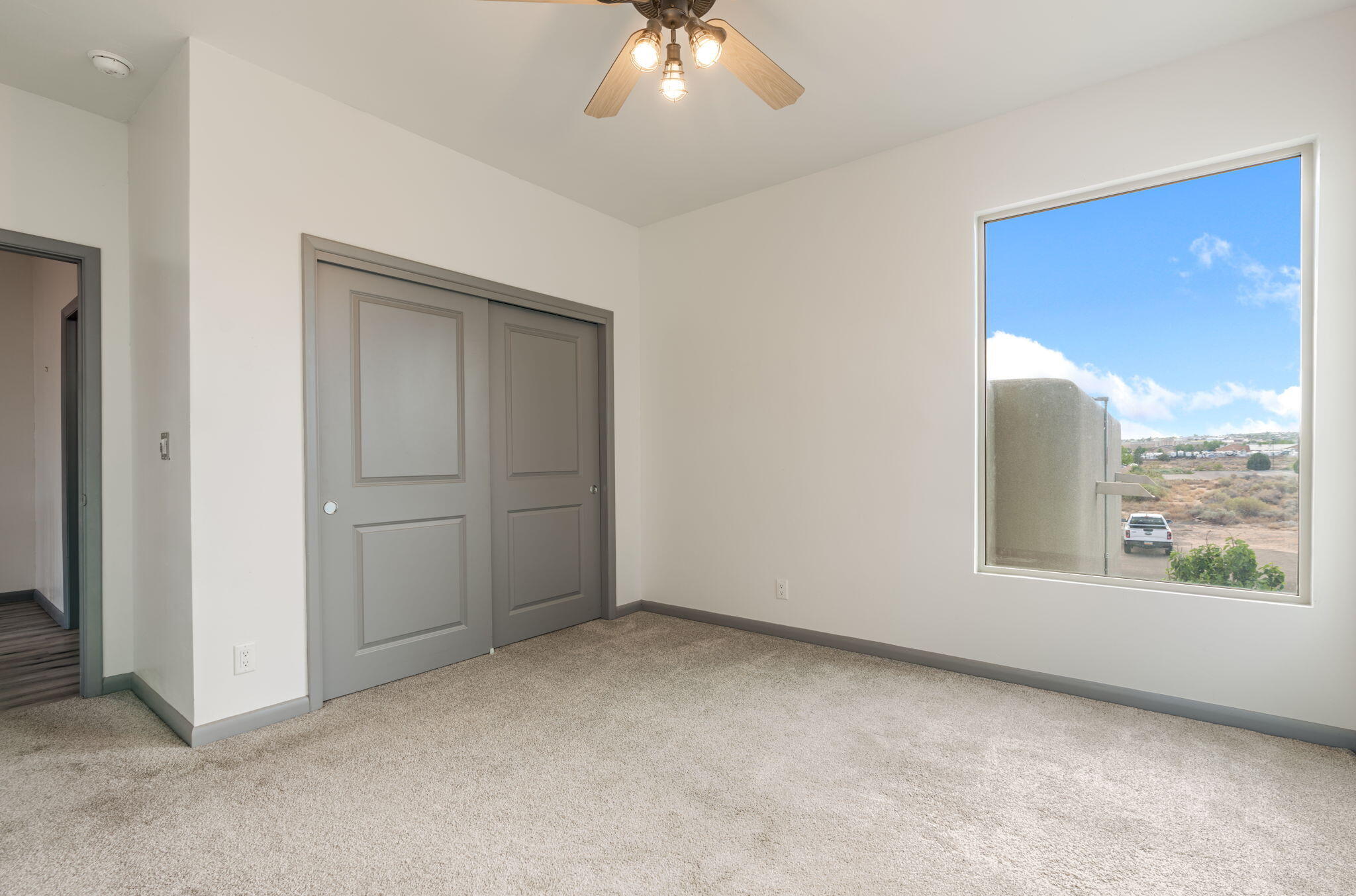 Photo 5 — 1012 25th Street SE