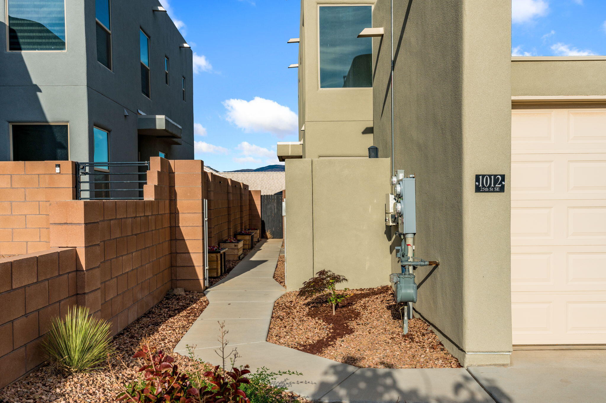 Photo 4 — 1012 25th Street SE