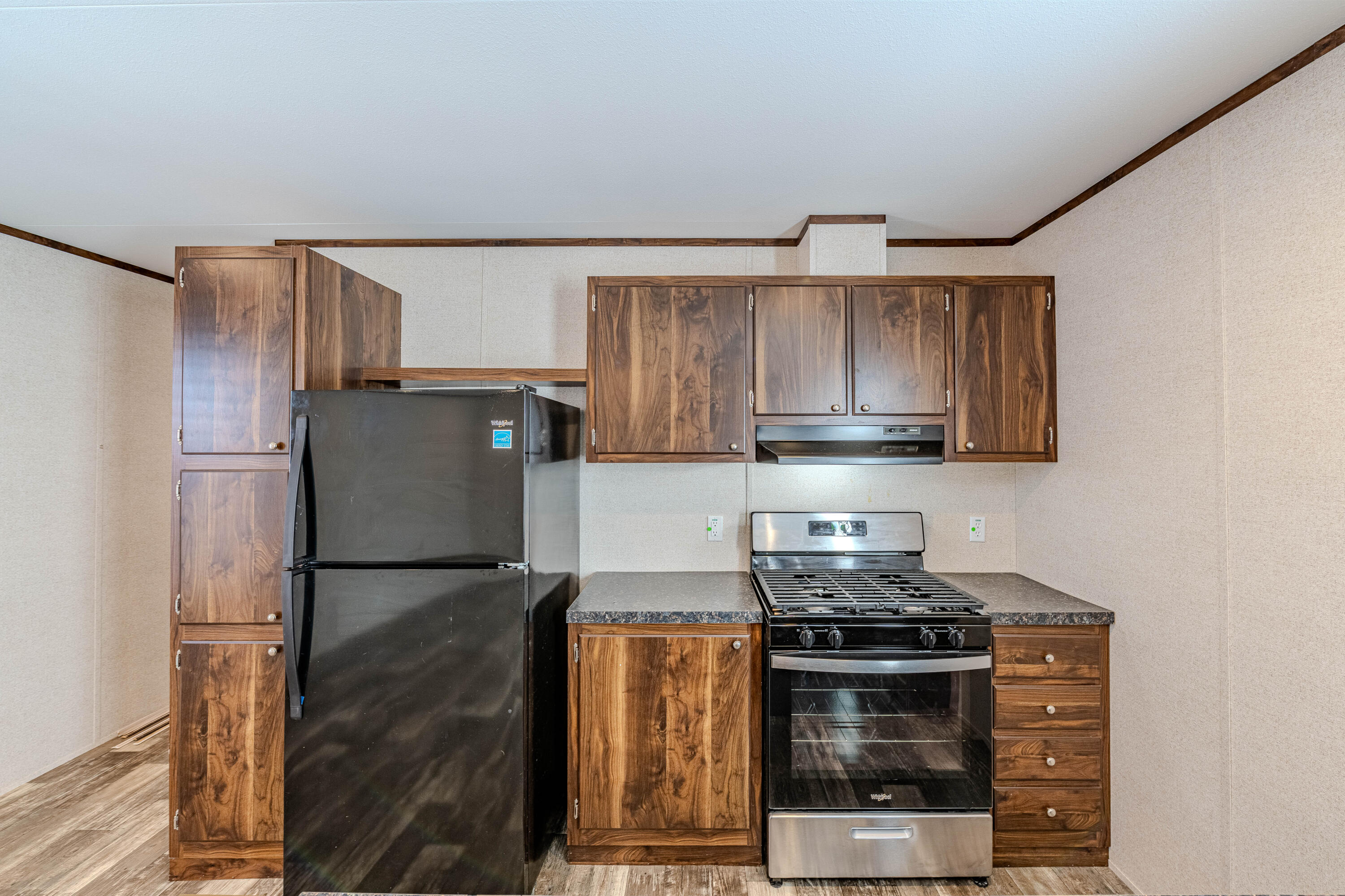 Photo 17 — 300 Moon Street SE 14