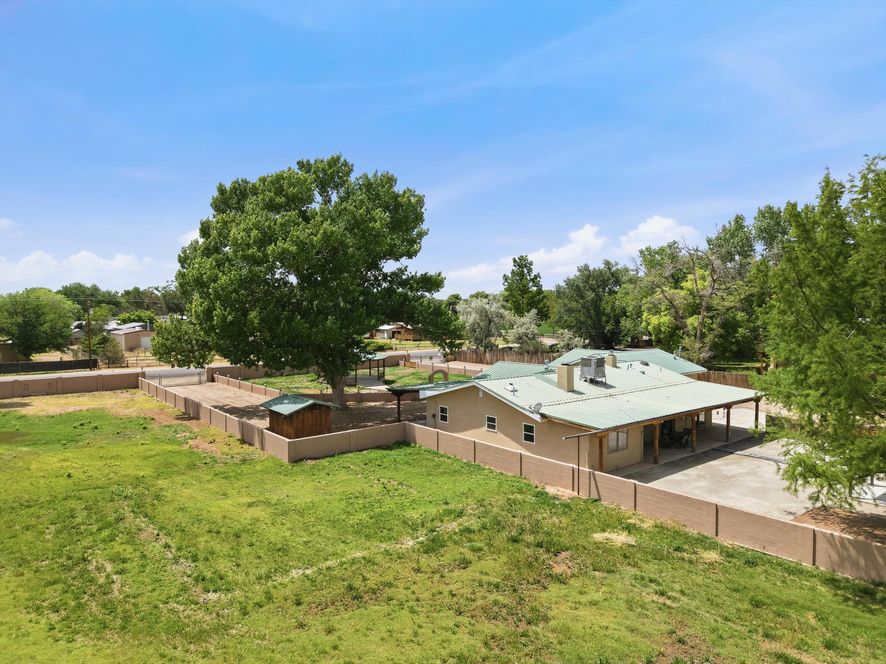 Photo 11 — 1600 W Bosque Loop