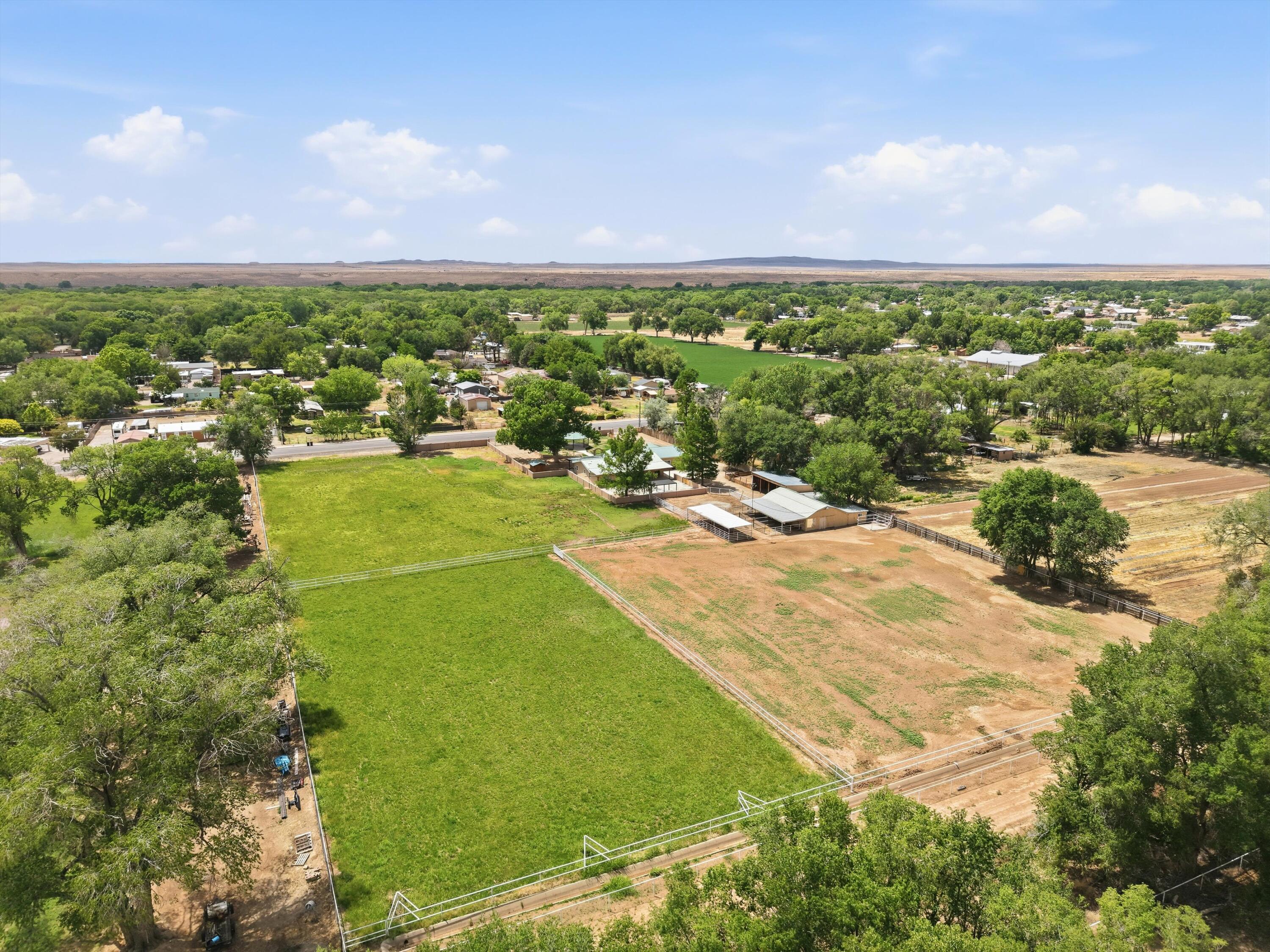 Photo 10 — 1600 W Bosque Loop
