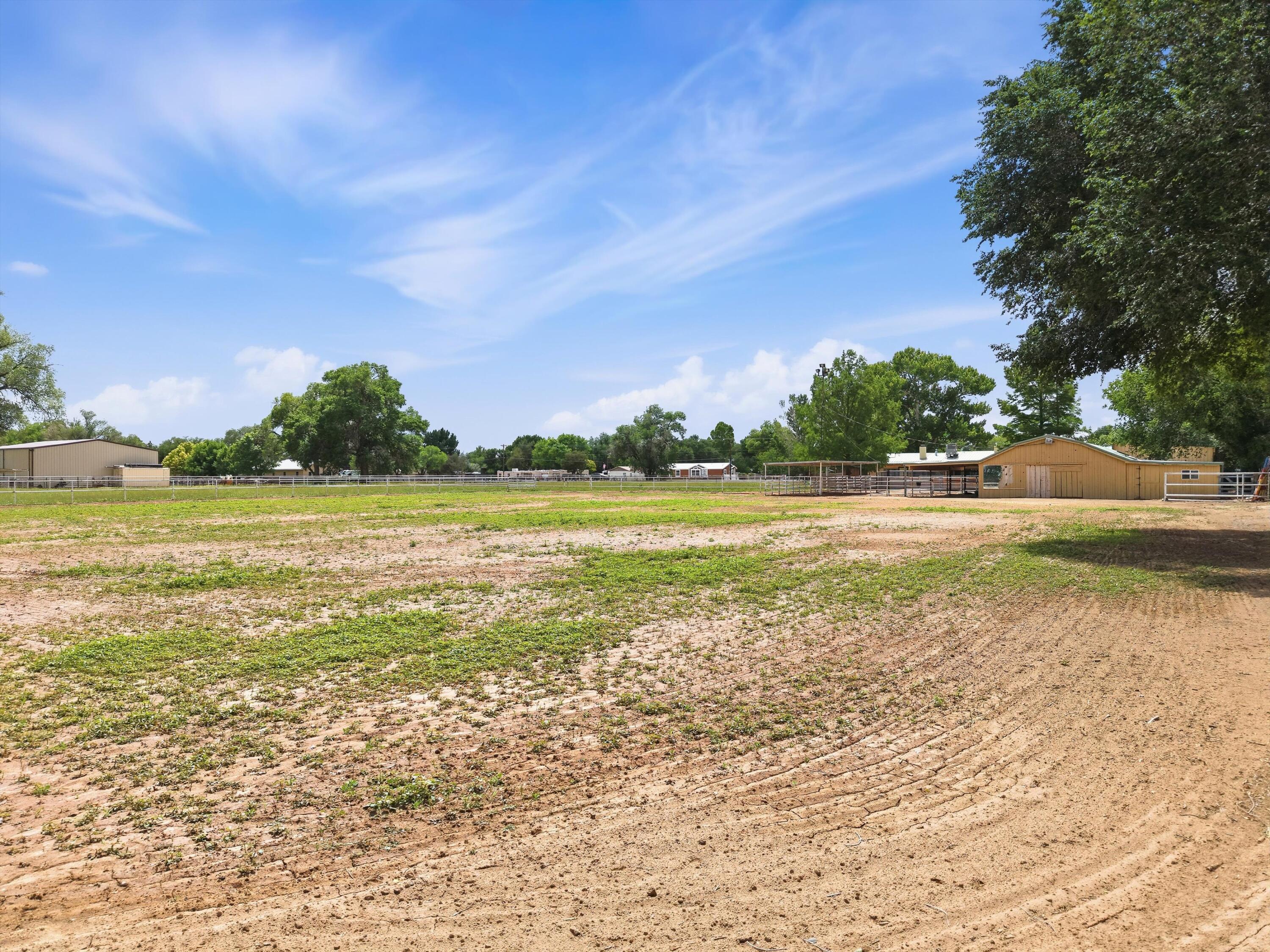 Photo 3 — 1600 W Bosque Loop