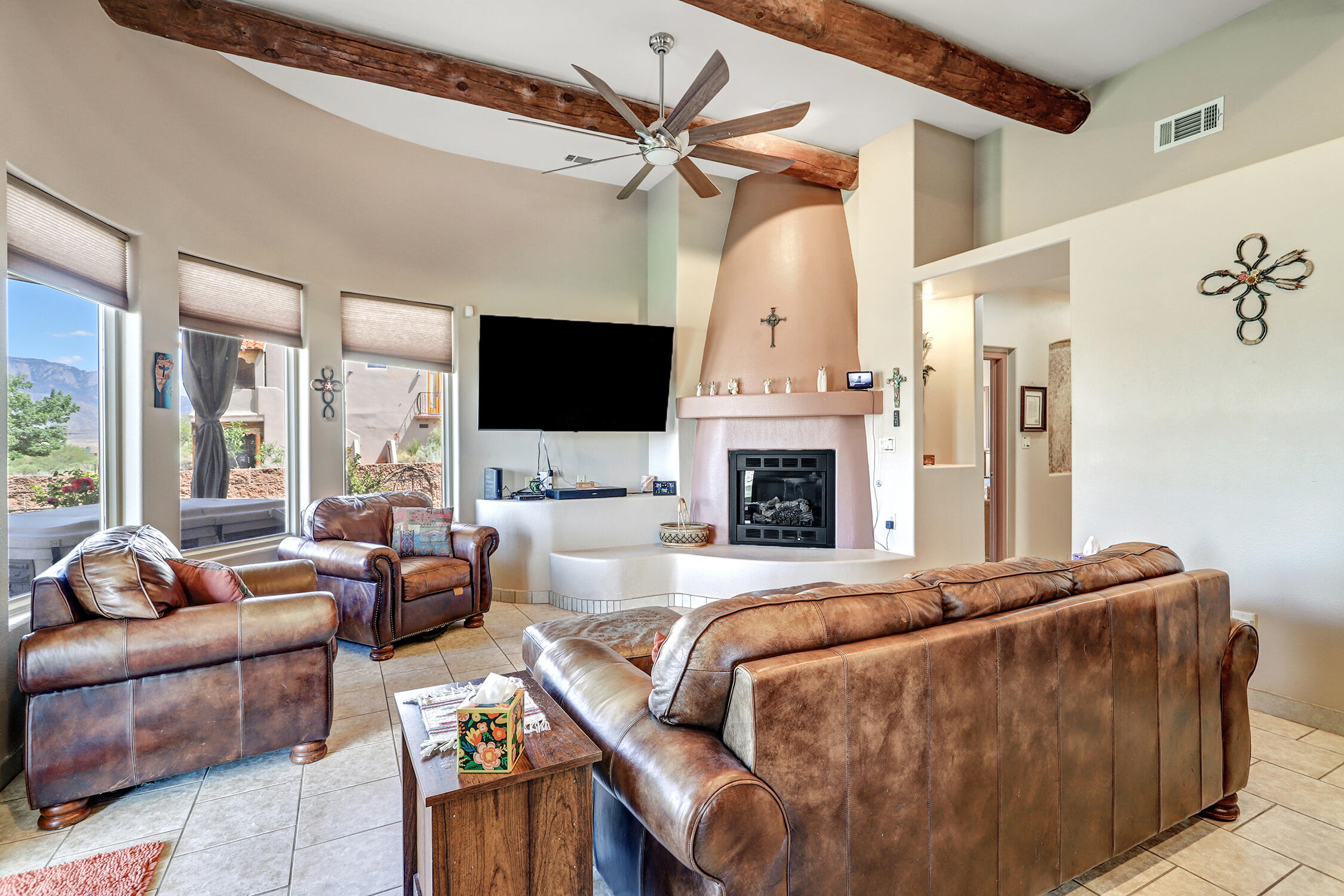 Photo 12 — 5525 Vera Cruz Road NE