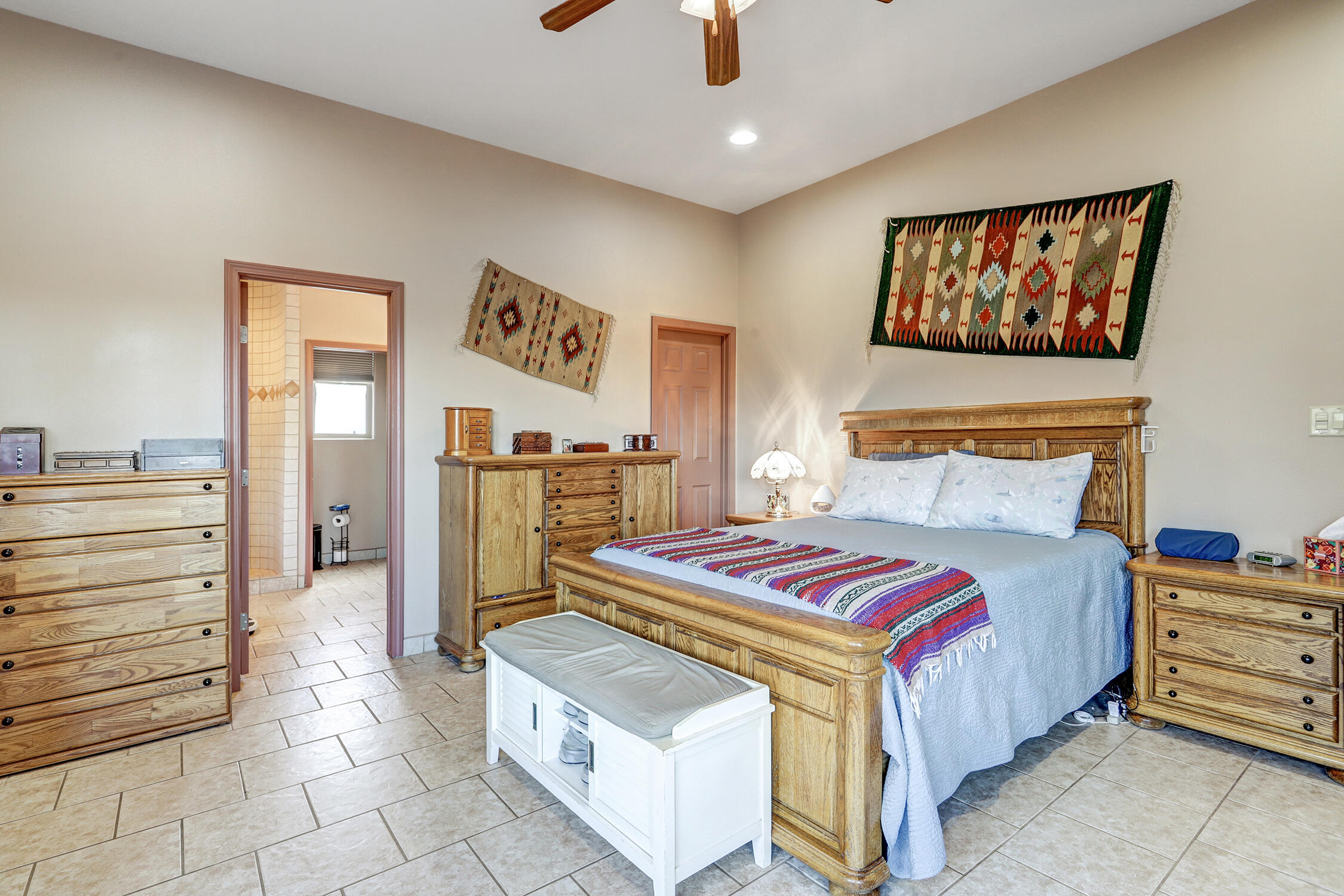 Photo 15 — 5525 Vera Cruz Road NE