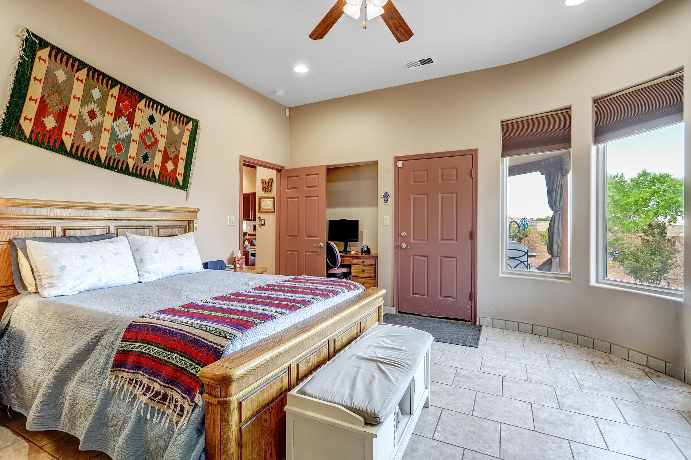 Photo 18 — 5525 Vera Cruz Road NE