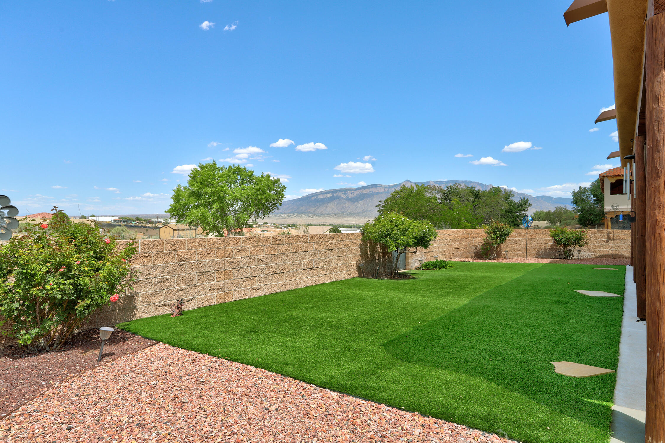 Photo 2 — 5525 Vera Cruz Road NE