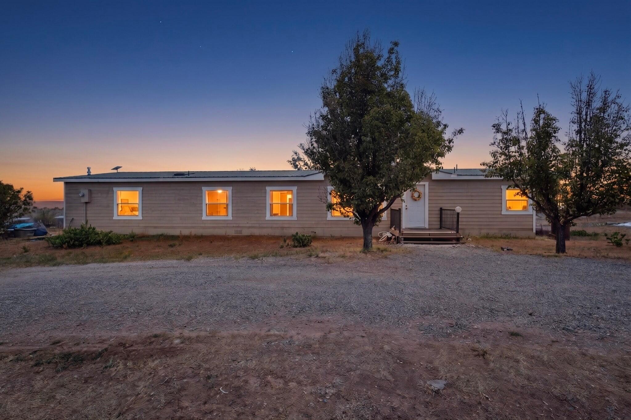 4 Forest Court, Edgewood, NM 87015
