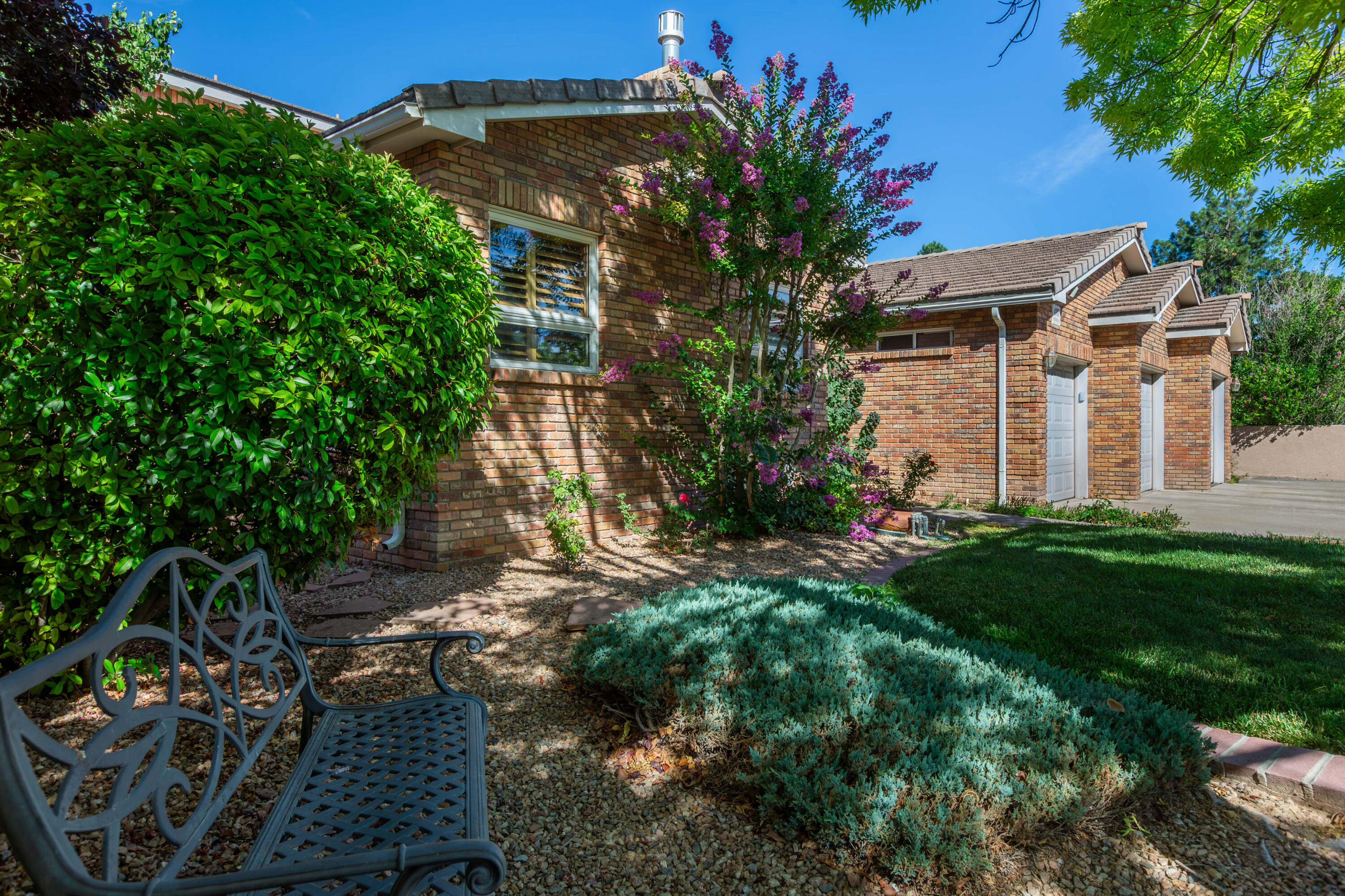 Photo 4 — 4301 Sunningdale Avenue NE