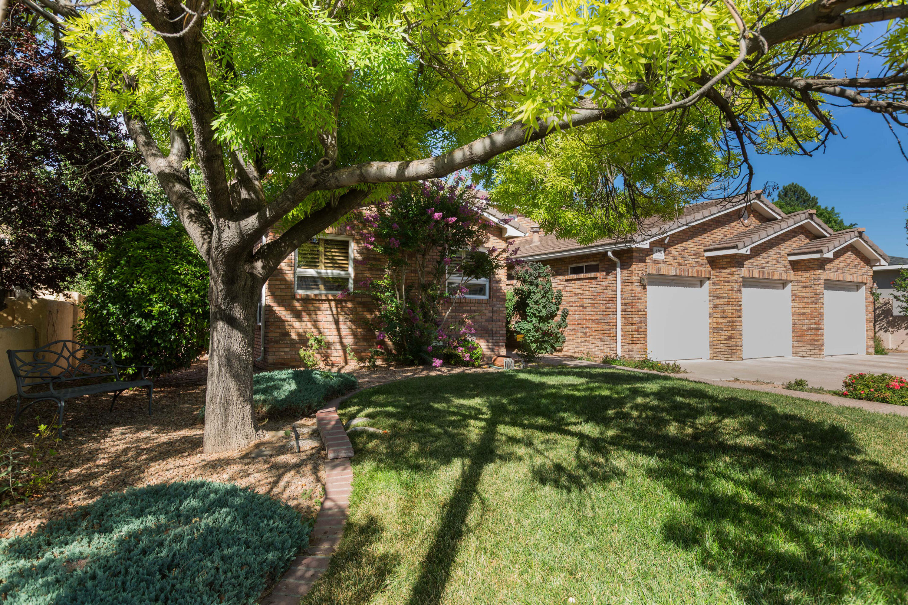 Photo 2 — 4301 Sunningdale Avenue NE