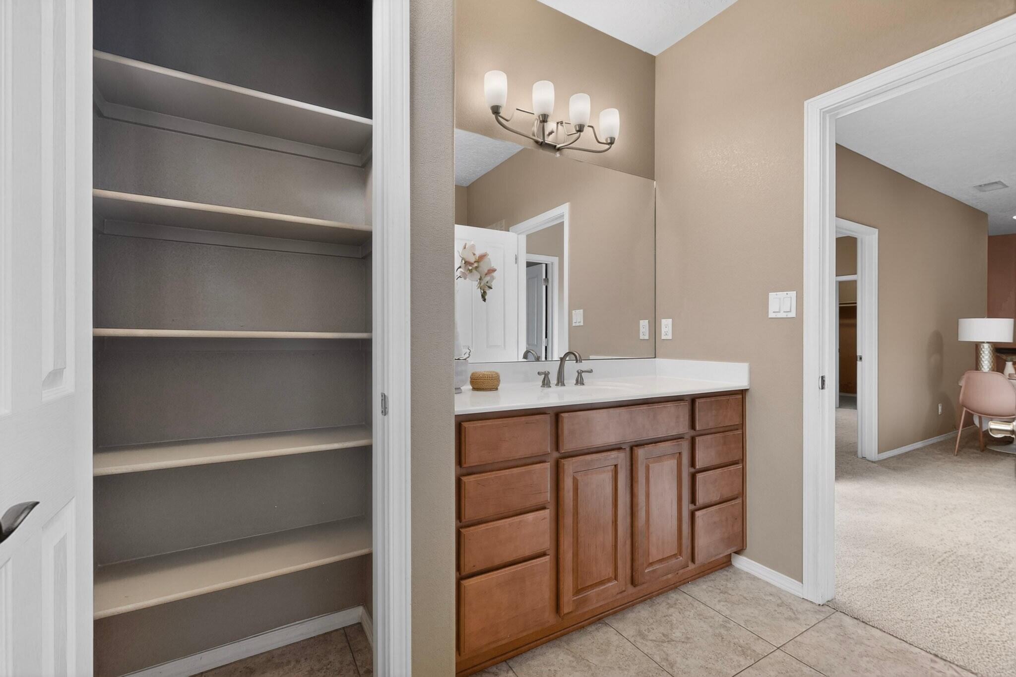 Photo 12 — 2801 Cipres Lane SE