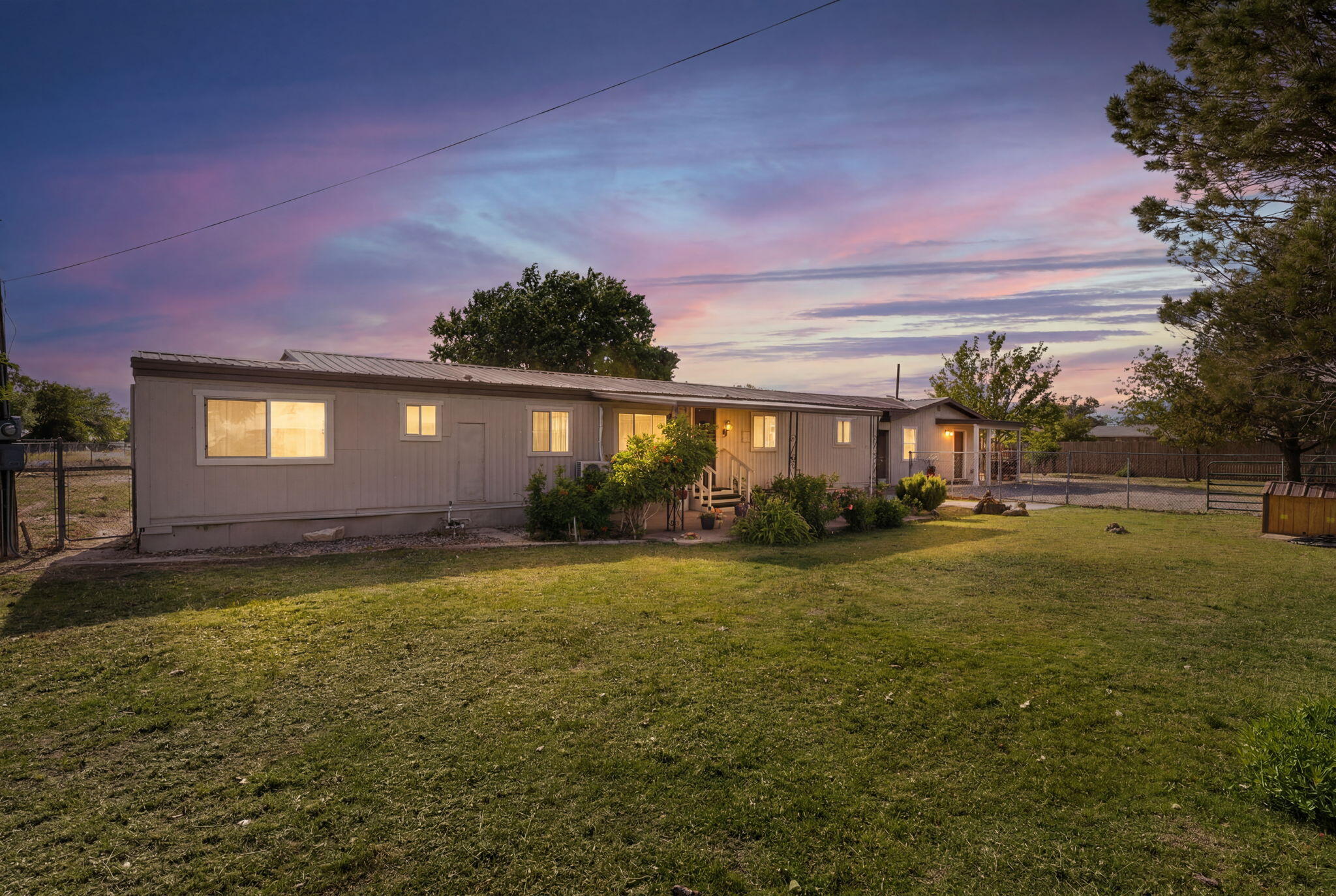 Photo 2 — 7521 Sanchez Road SW