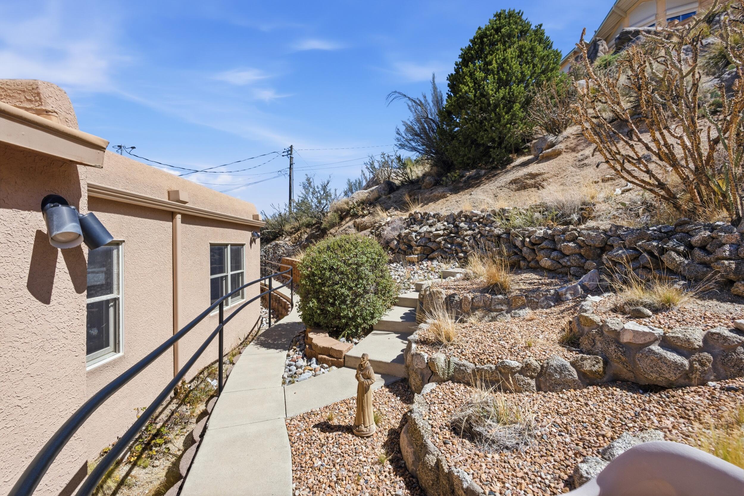 Photo 16 — 4711 Alpine Court NE