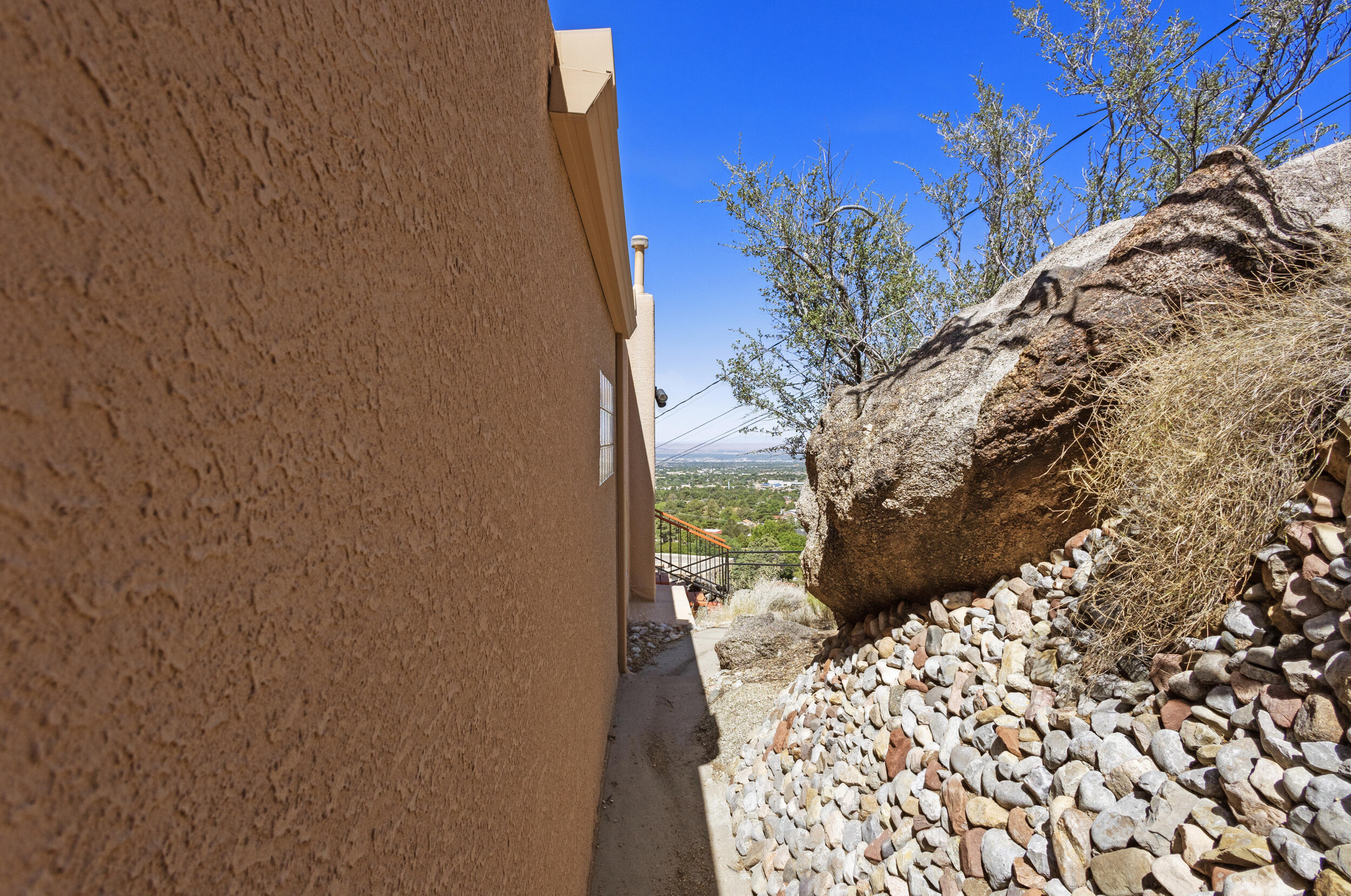 Photo 12 — 4711 Alpine Court NE
