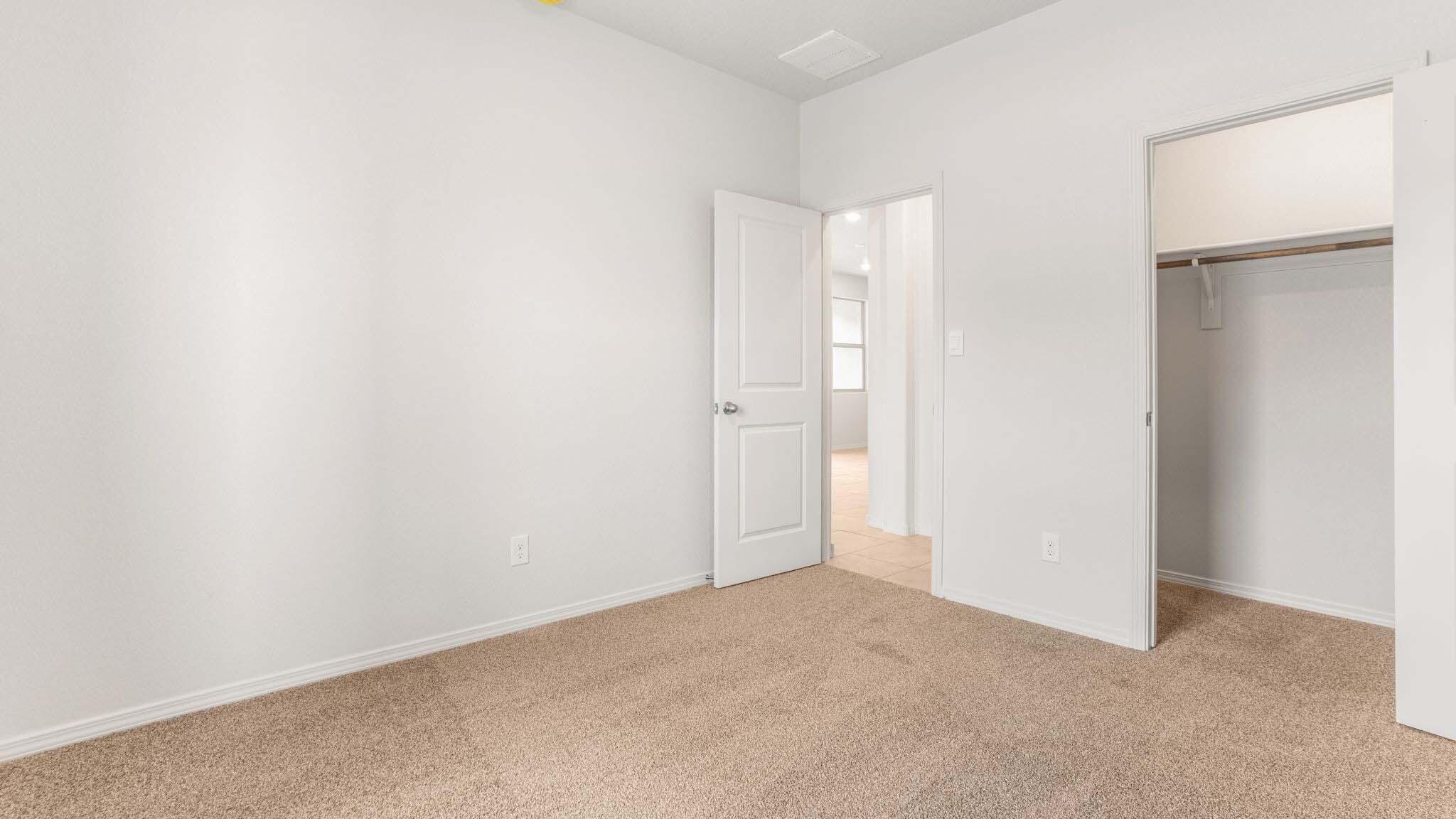 Photo 8 — 6048 Gilpin Drive SE