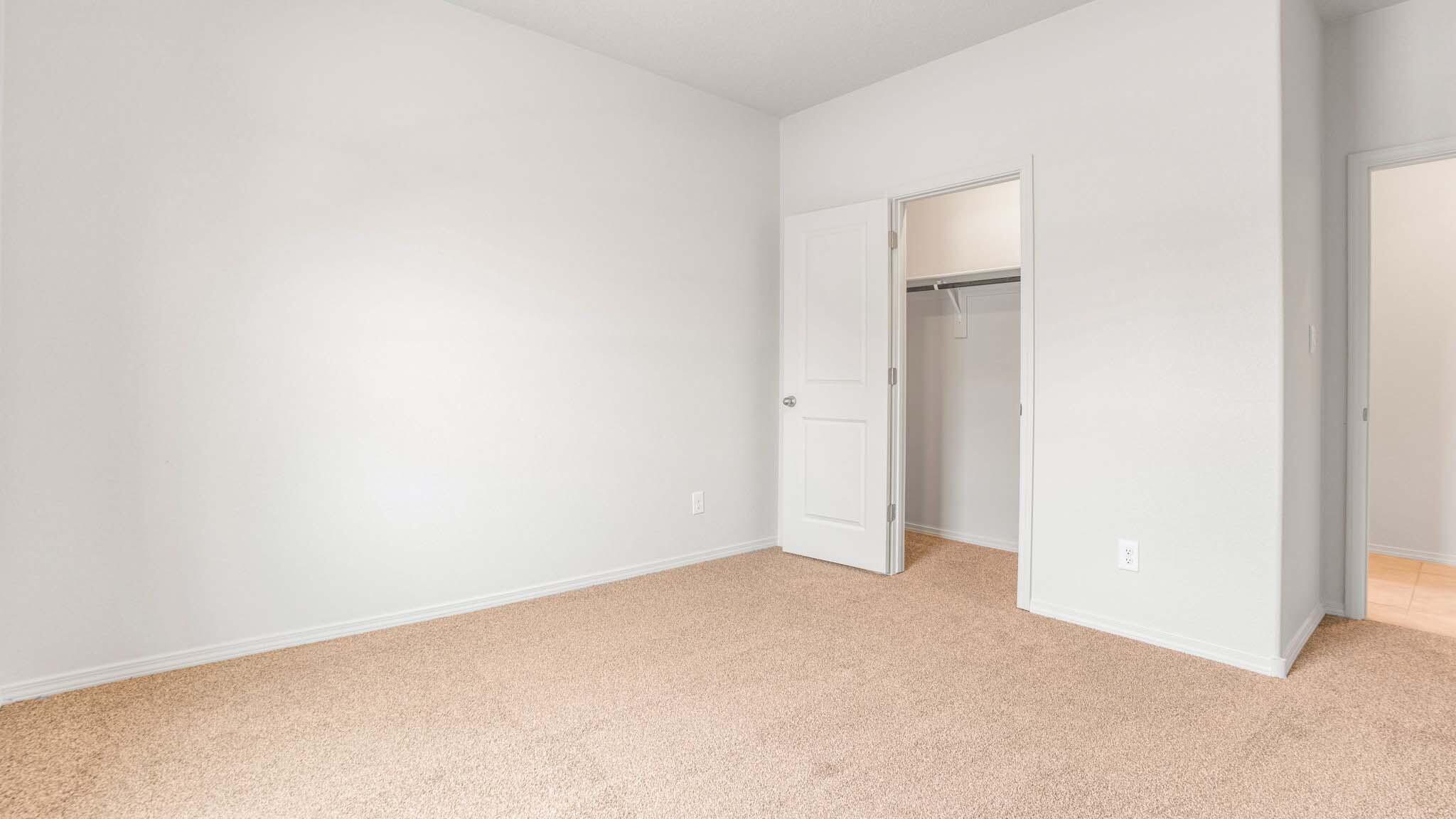 Photo 6 — 6048 Gilpin Drive SE