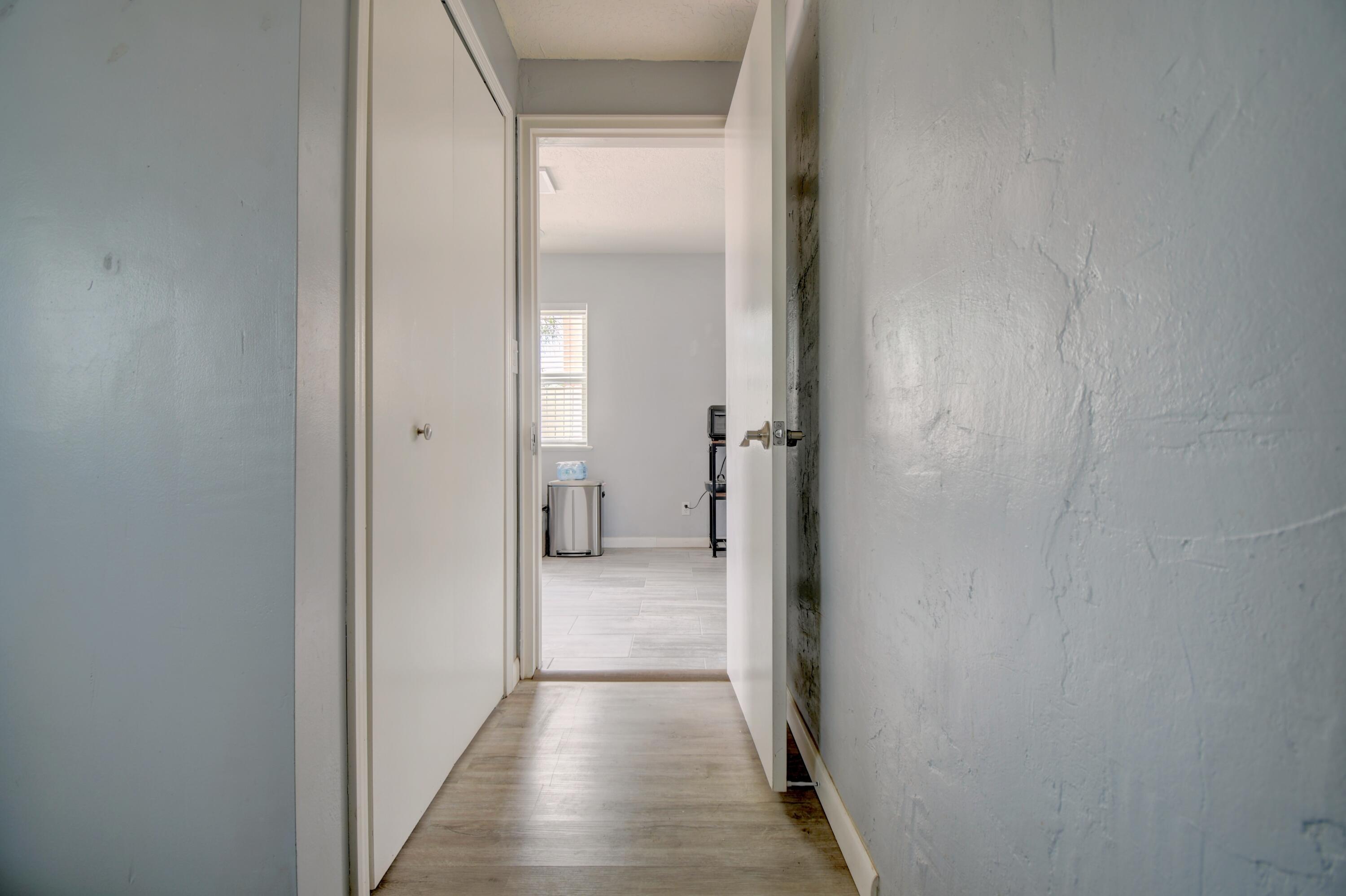 Photo 11 — 500 VALVERDE Drive SE