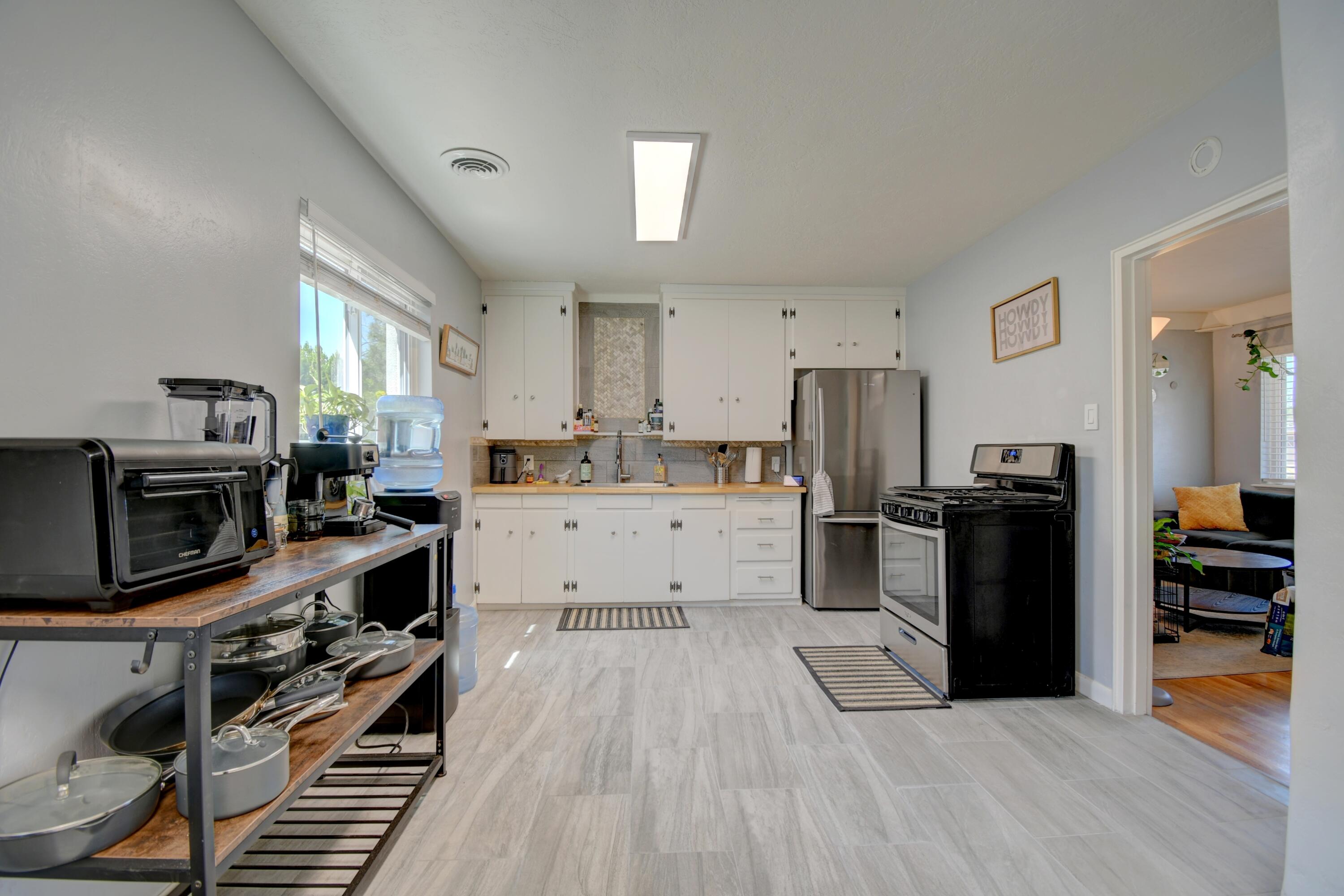 Photo 5 — 500 VALVERDE Drive SE