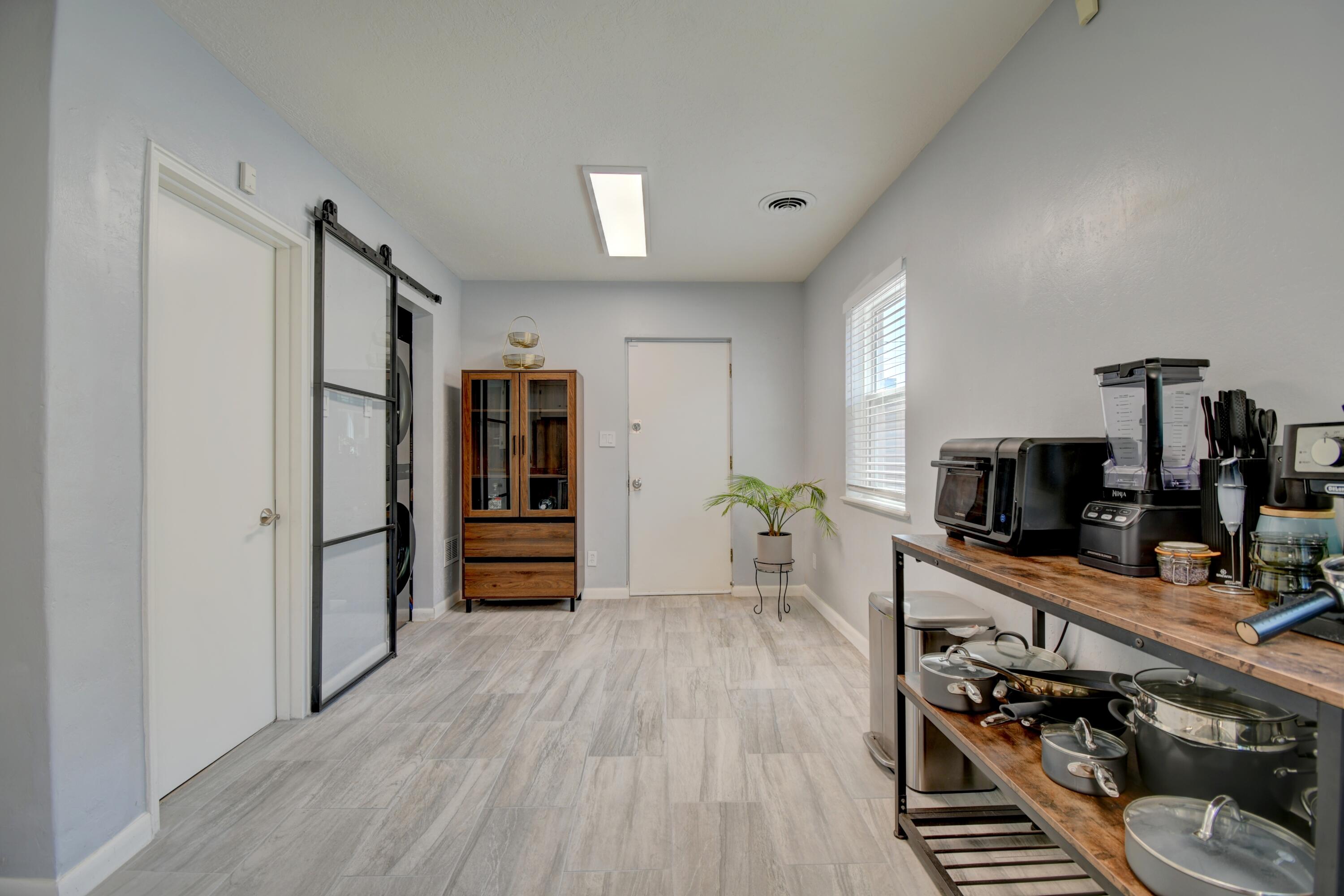 Photo 6 — 500 VALVERDE Drive SE