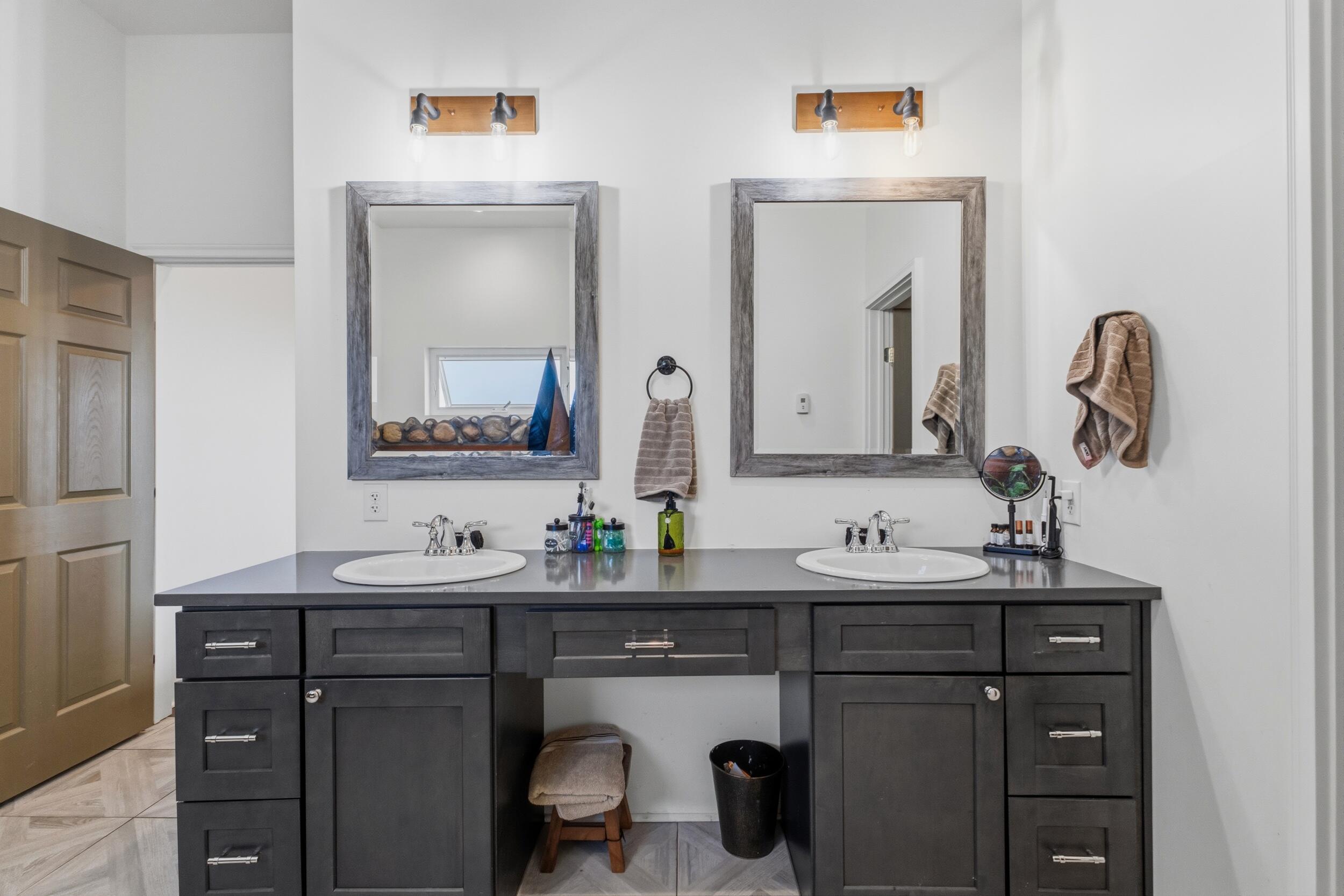 Photo 13 — 420 Bassett Boulevard