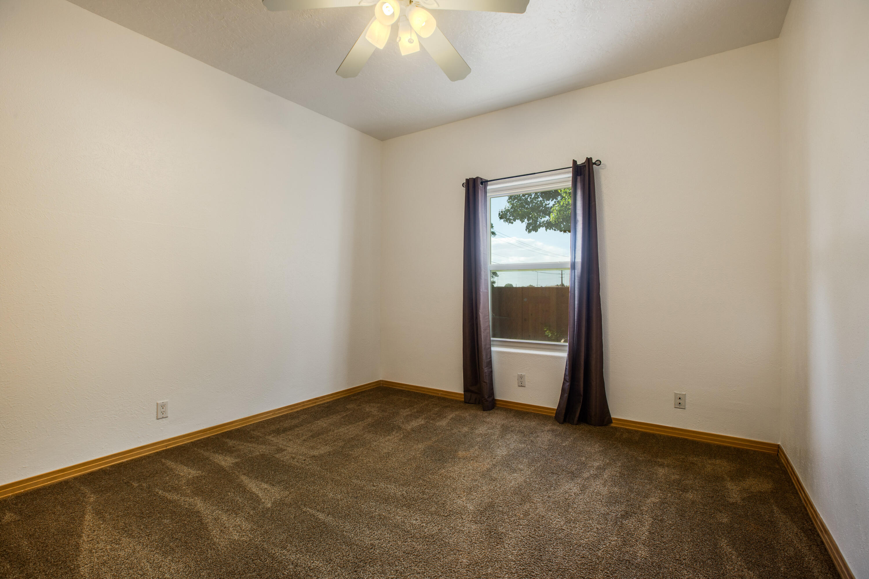Photo 9 — 6628 High Ridge Place NE
