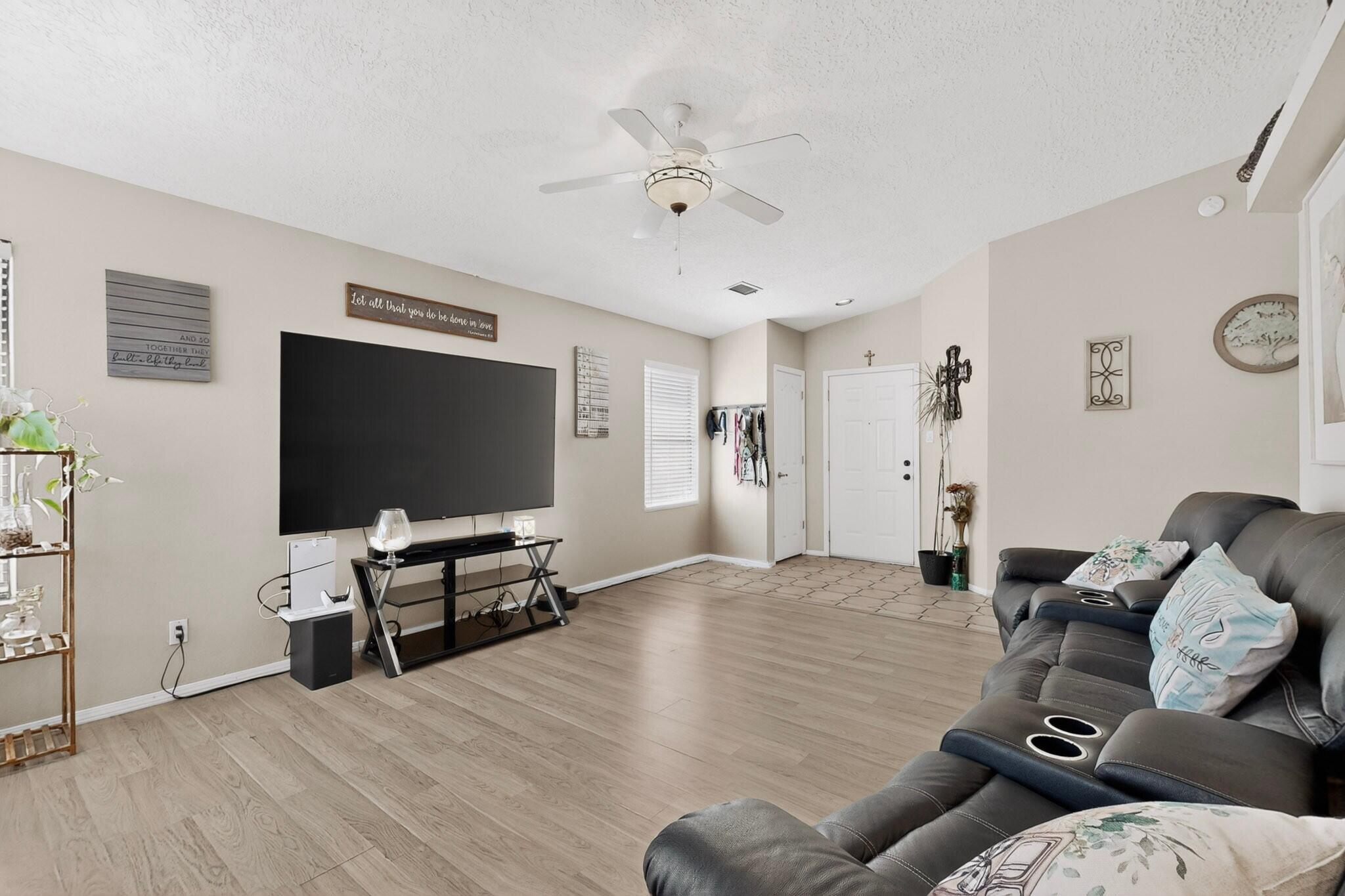 Photo 18 — 7719 San Augustine Street NW