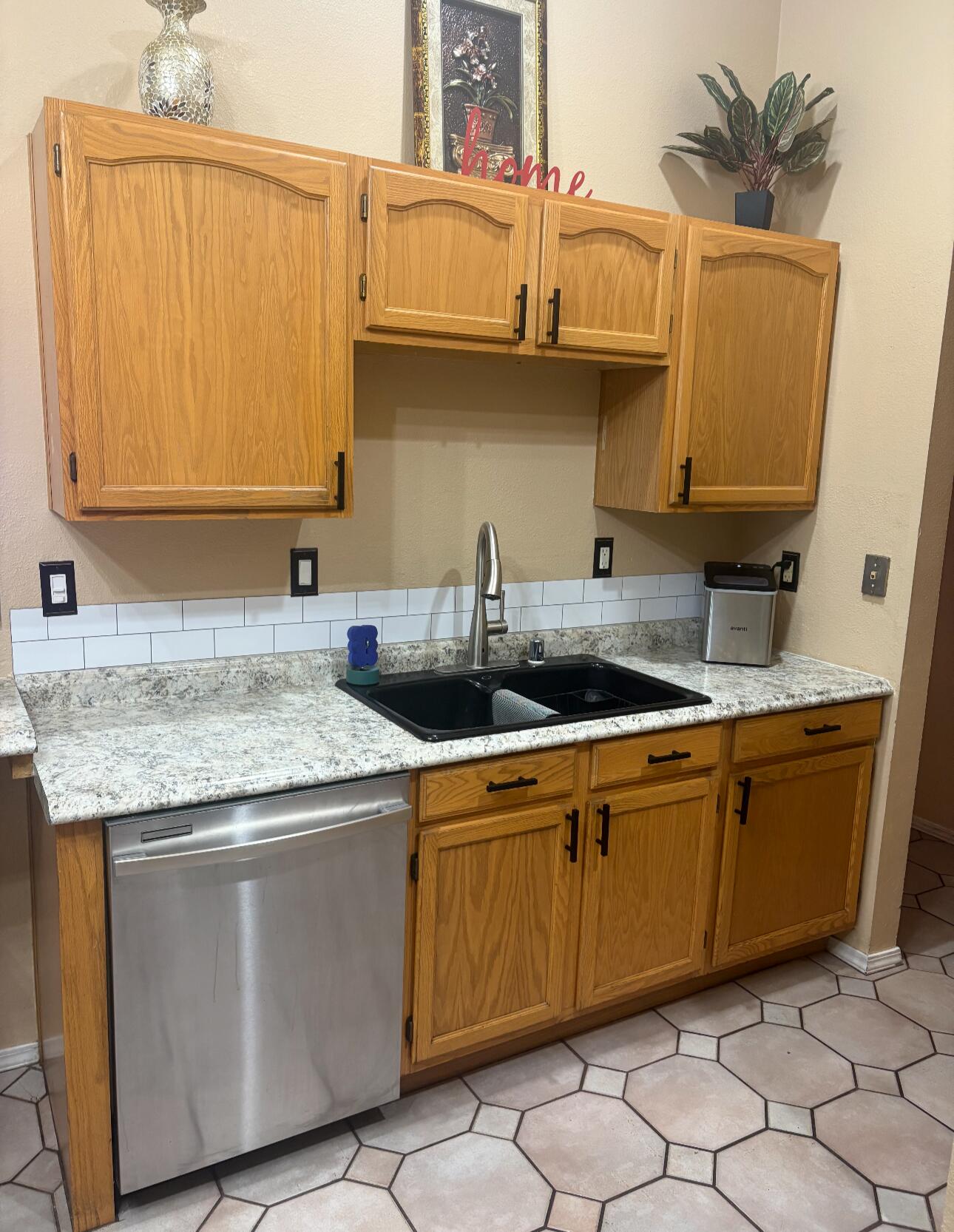 Photo 15 — 7719 San Augustine Street NW
