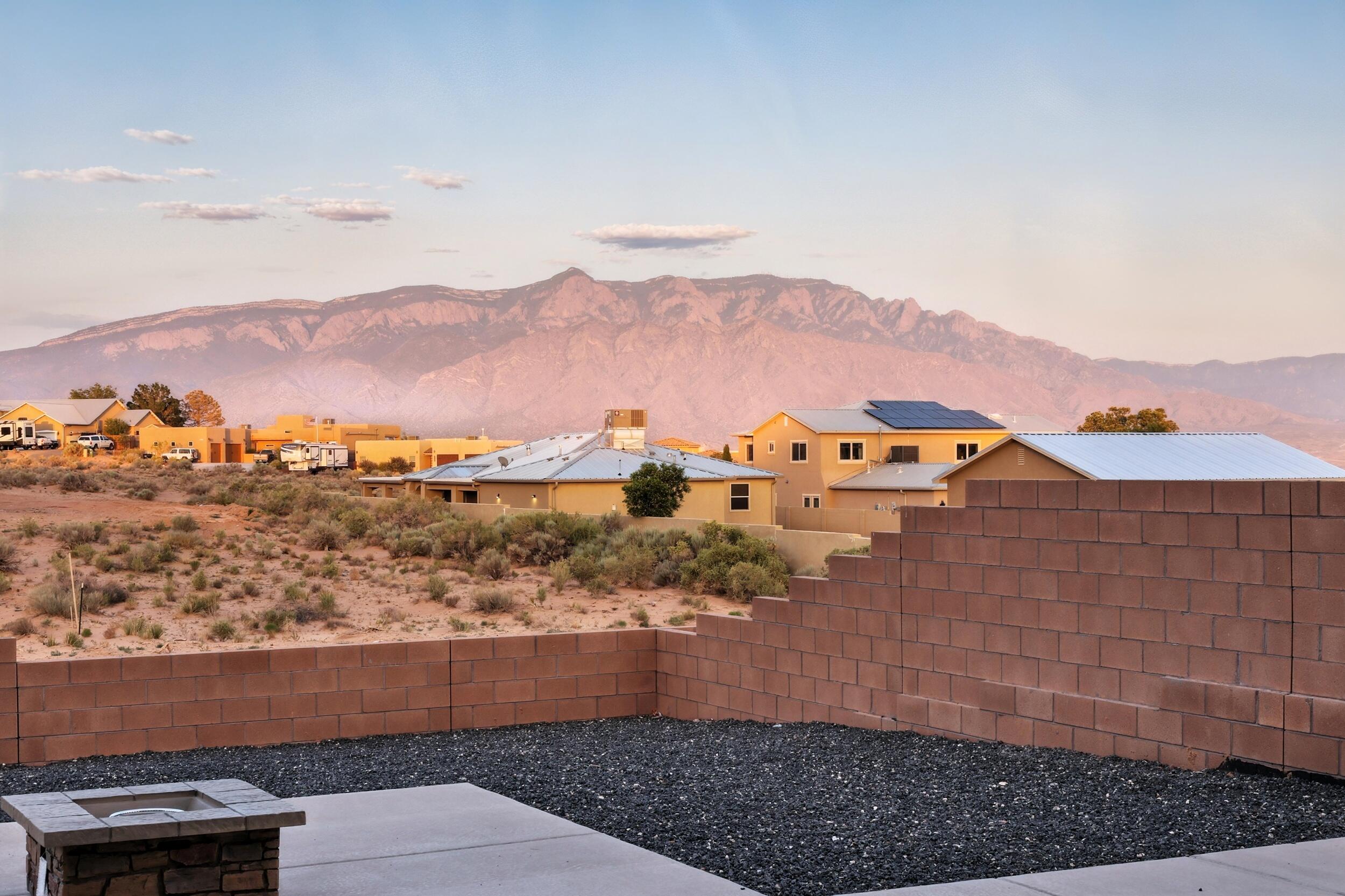 Photo 11 — 2016 Contreras Road NE
