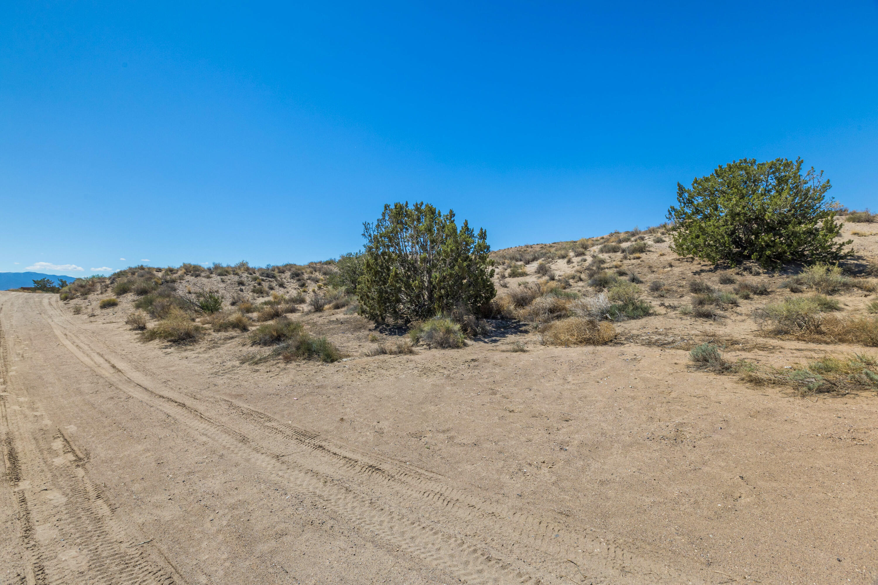 Photo 7 — 803 Acebo Road NE