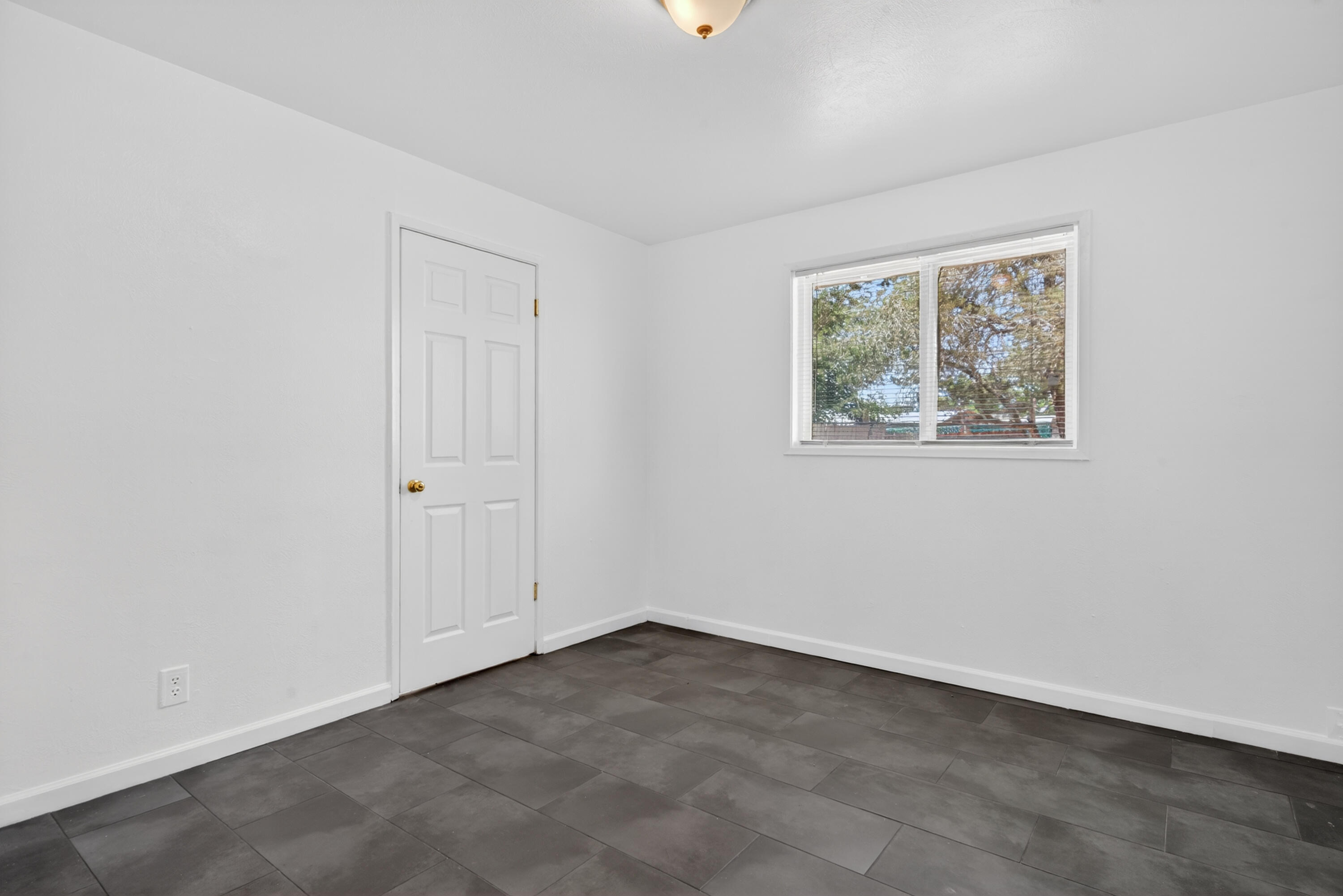 Photo 20 — 2305 Stevens Drive NE