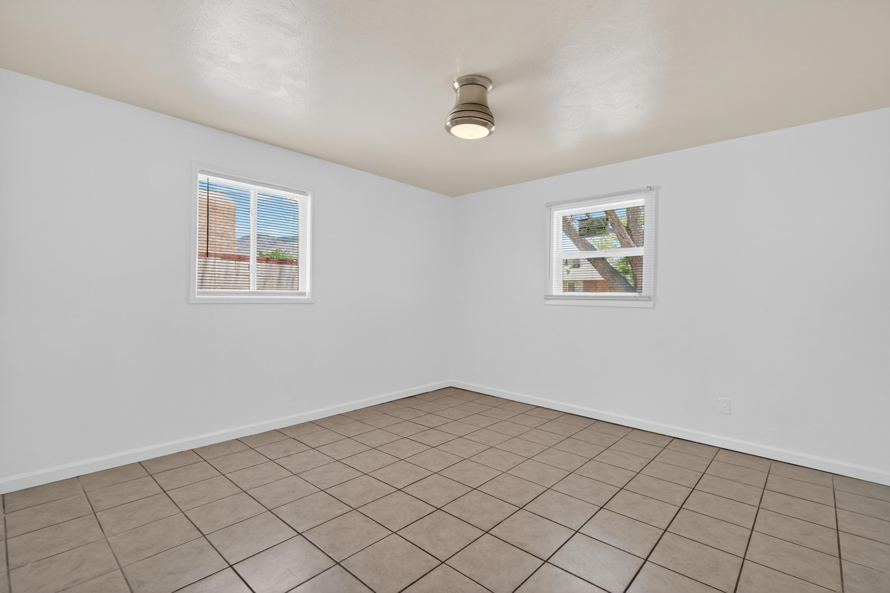 Photo 12 — 2305 Stevens Drive NE