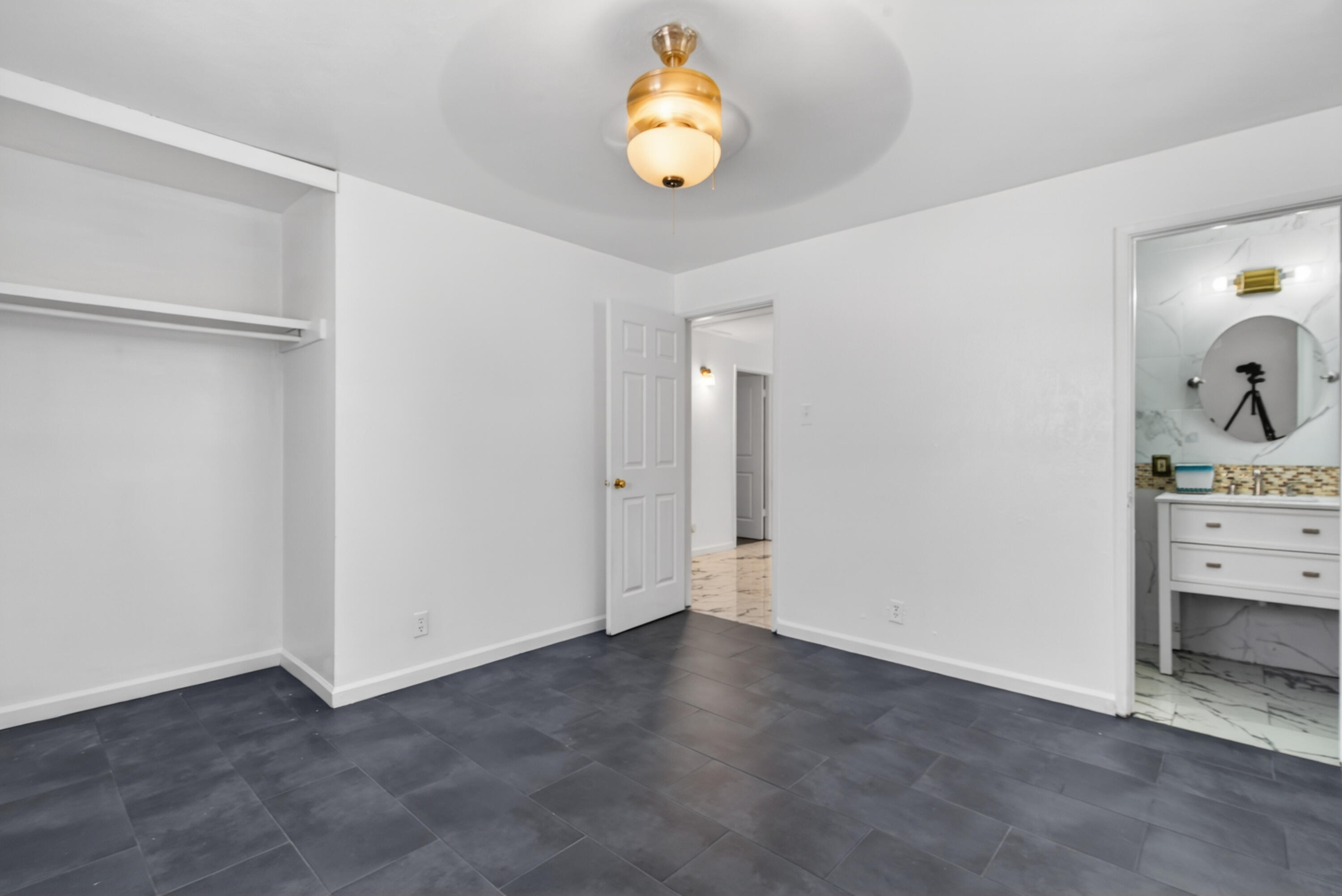 Photo 7 — 2305 Stevens Drive NE