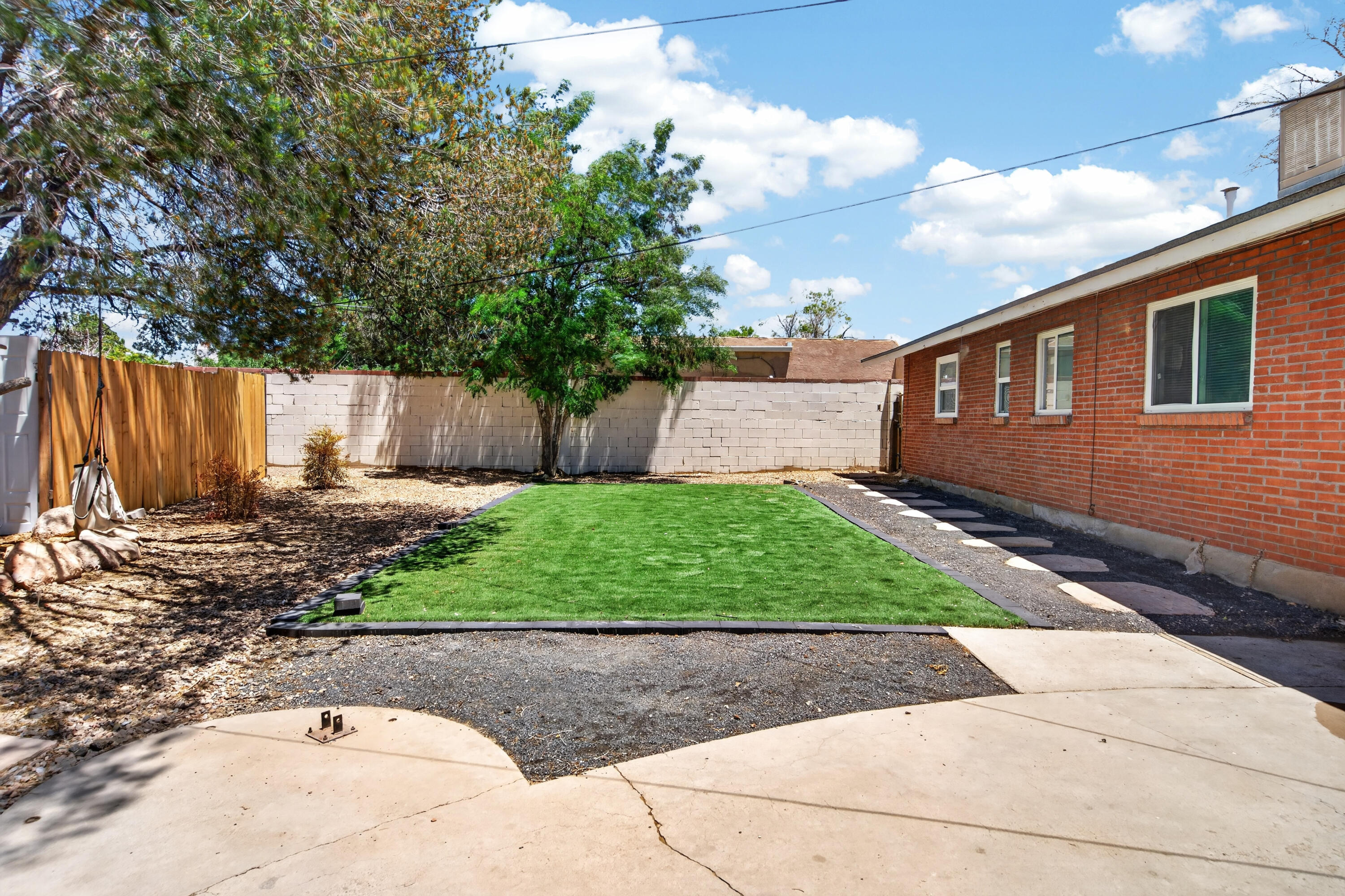 Photo 5 — 2305 Stevens Drive NE