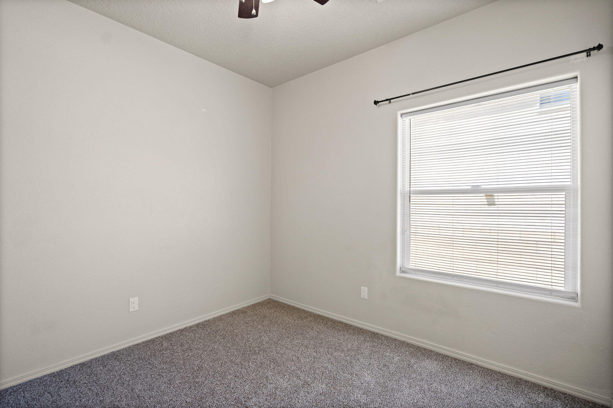 Photo 12 — 6211 Nacional Road NW