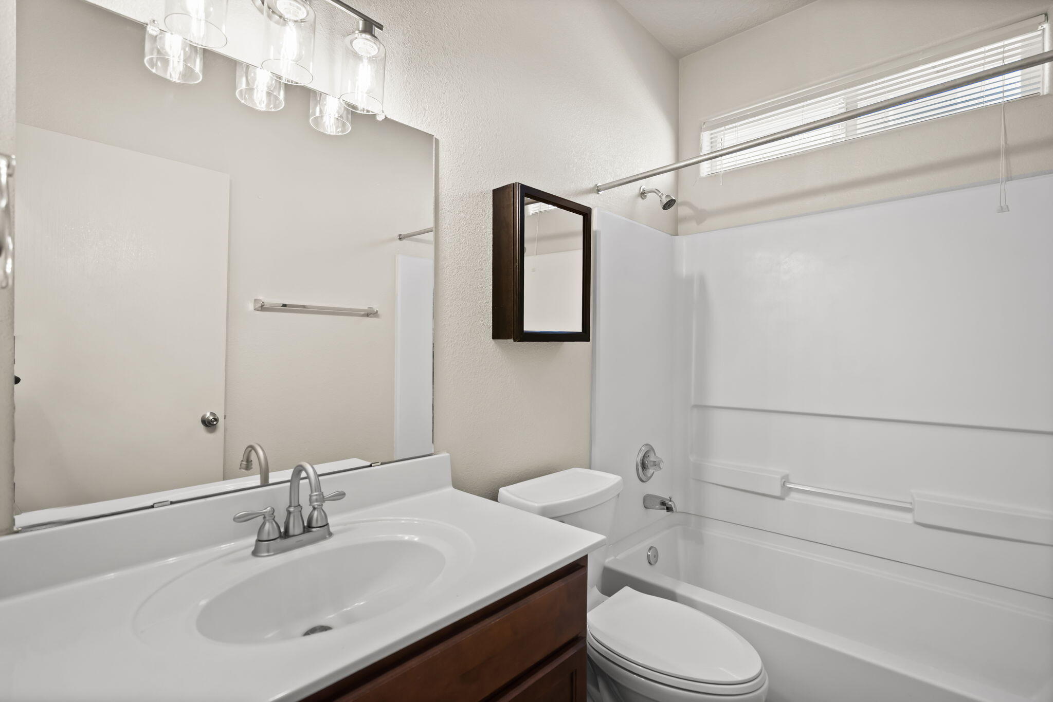 Photo 14 — 6211 Nacional Road NW