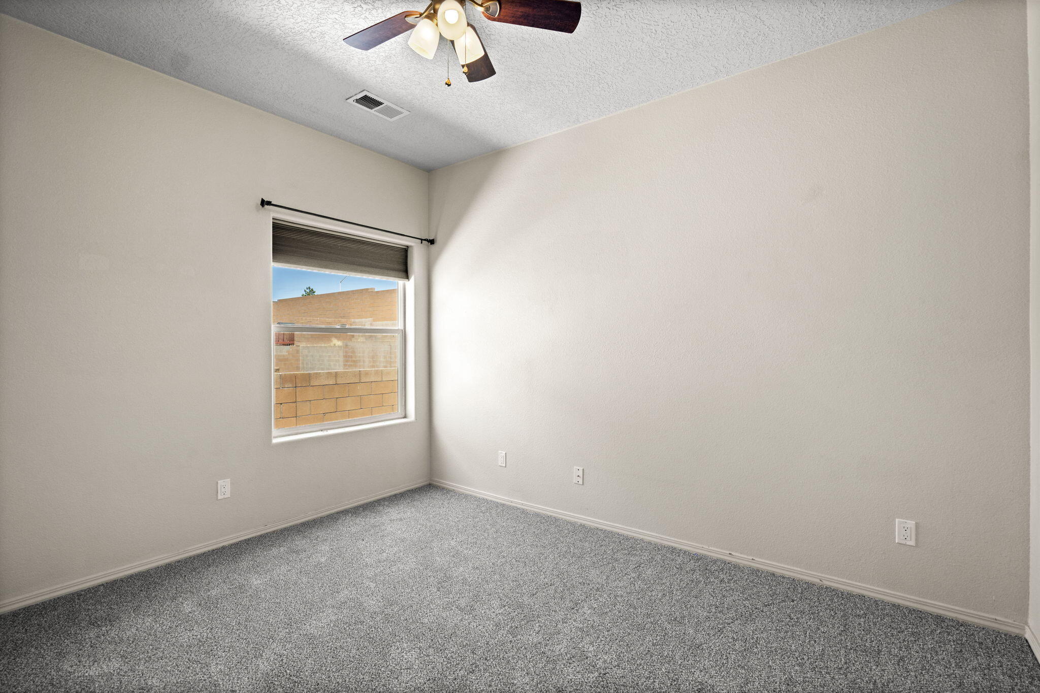 Photo 15 — 6211 Nacional Road NW
