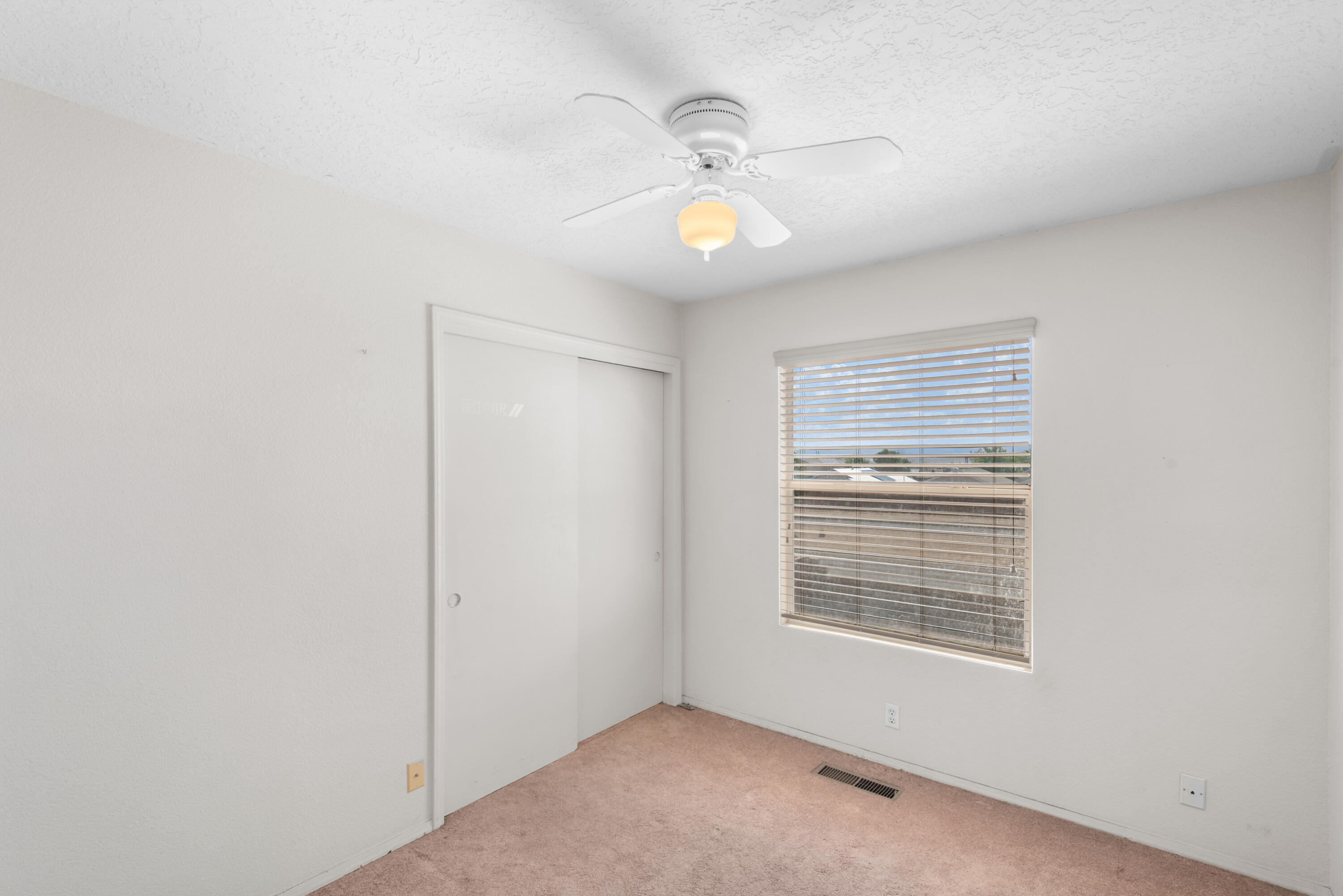 Photo 10 — 1420 Summerfield Place SW