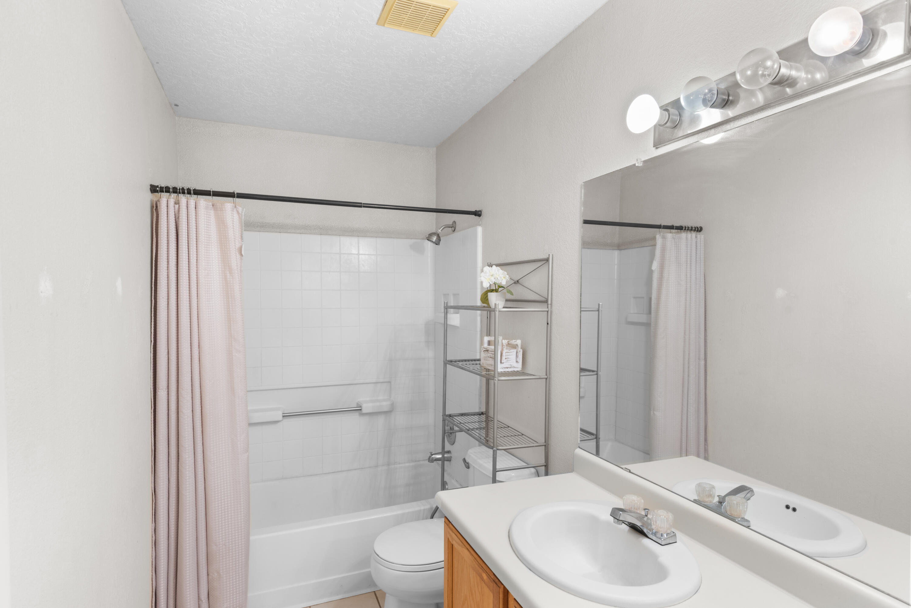 Photo 12 — 1420 Summerfield Place SW
