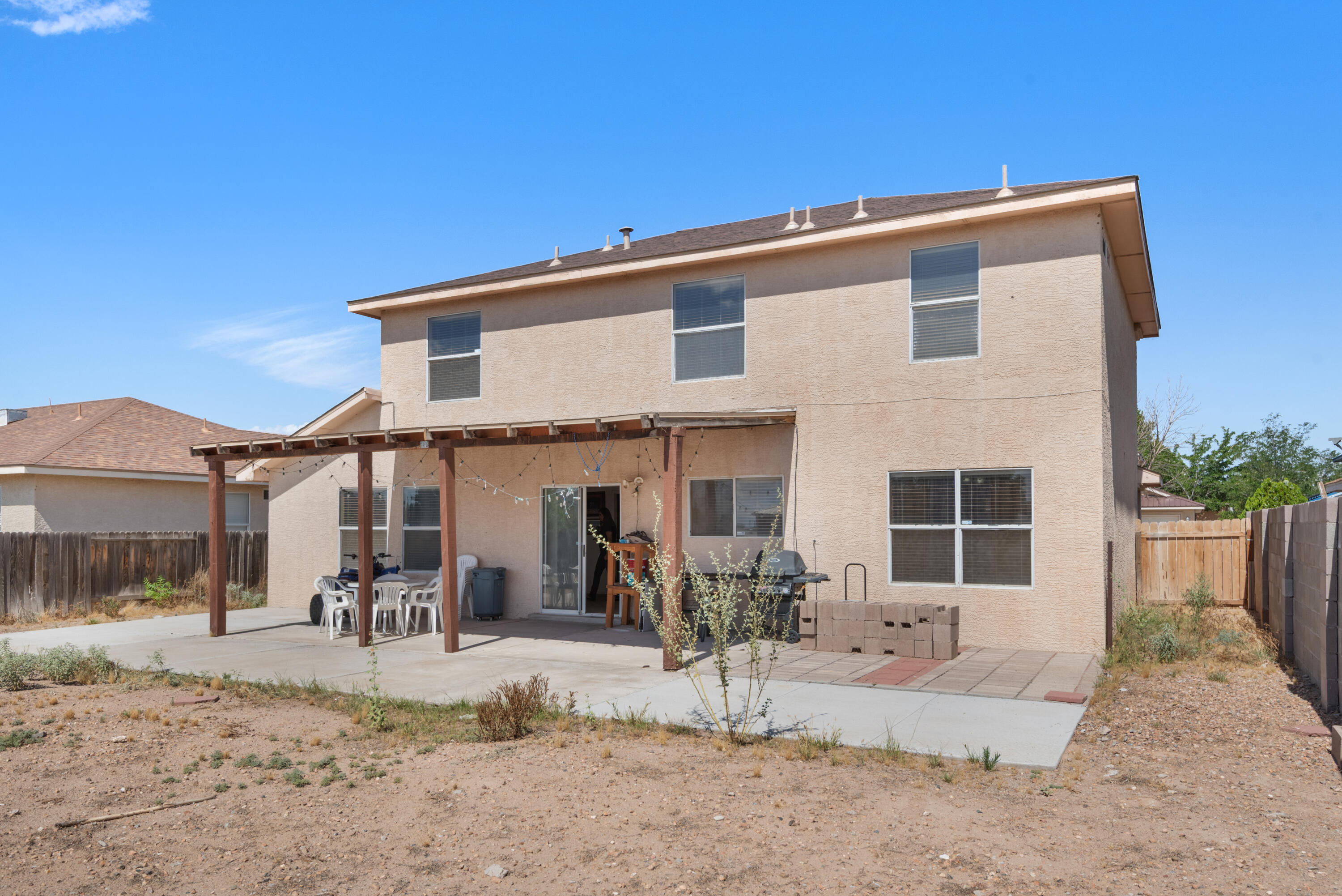 Photo 2 — 1420 Summerfield Place SW