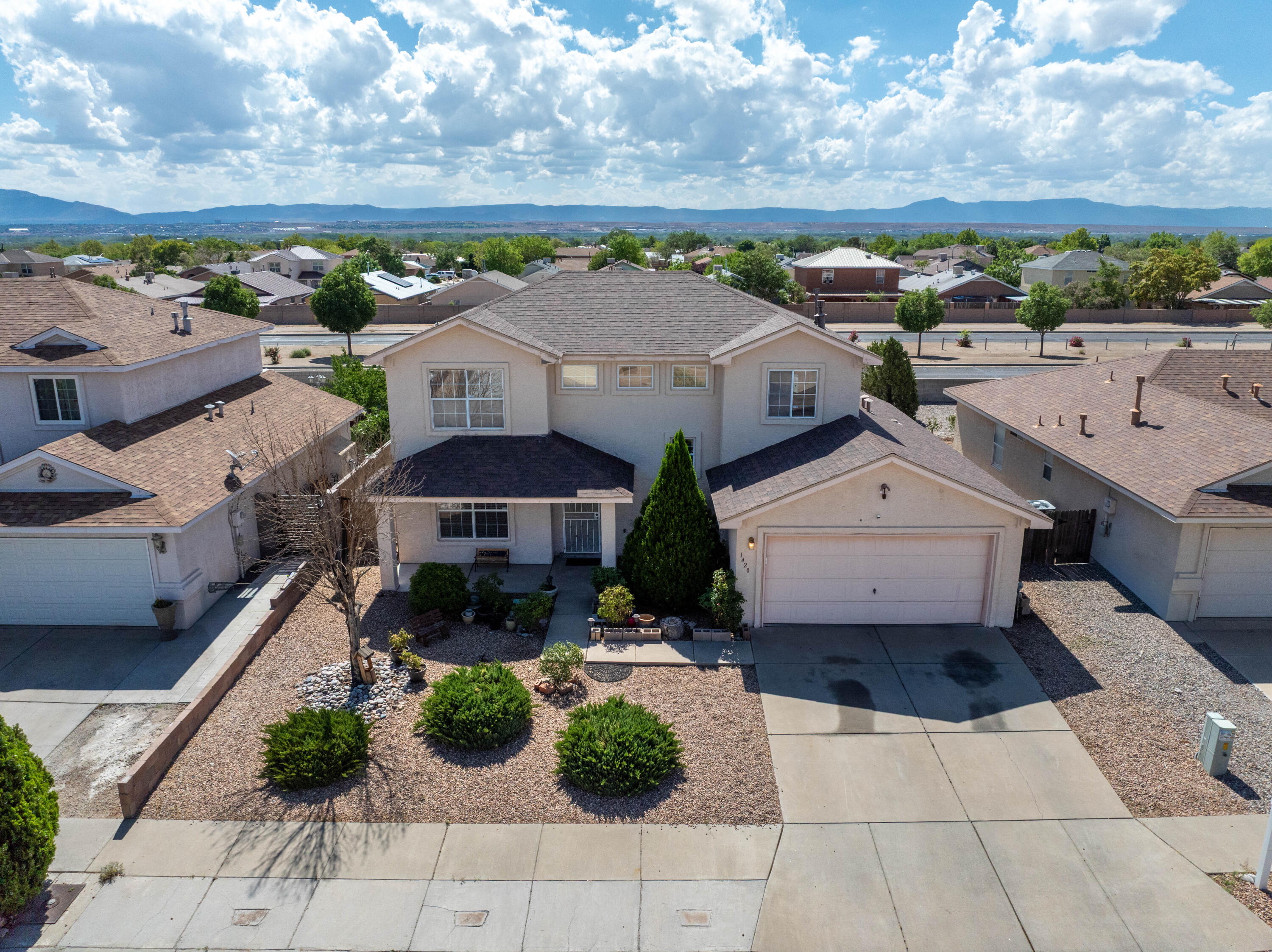 Photo 6 — 1420 Summerfield Place SW