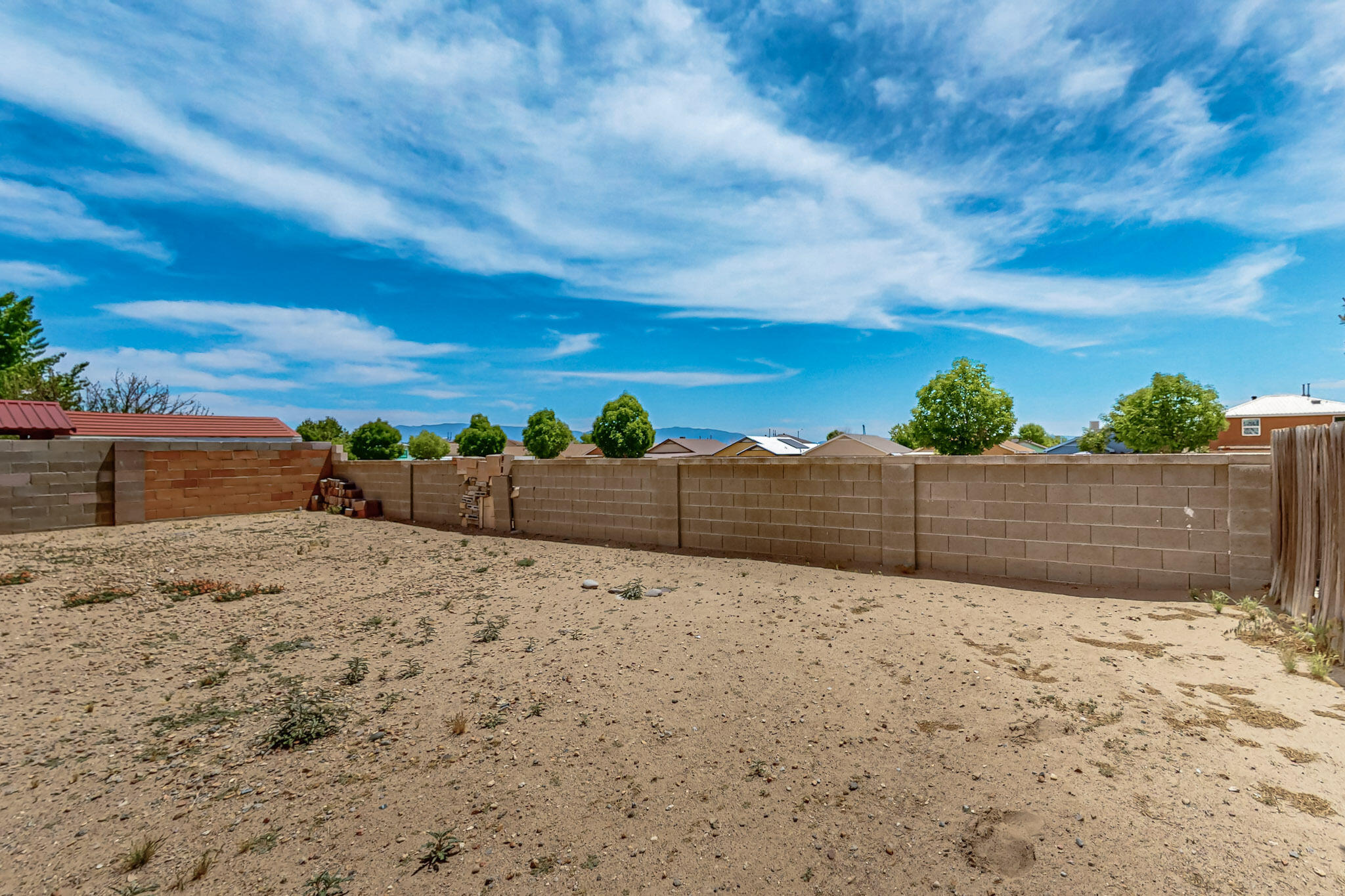Photo 8 — 1420 Summerfield Place SW