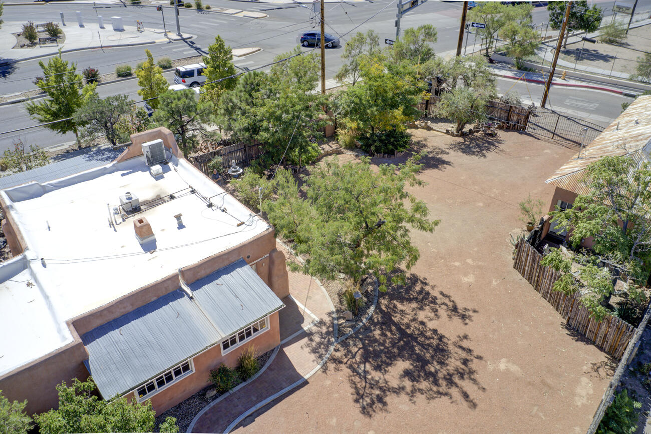 Photo 20 — 1913 Lomas Boulevard NW
