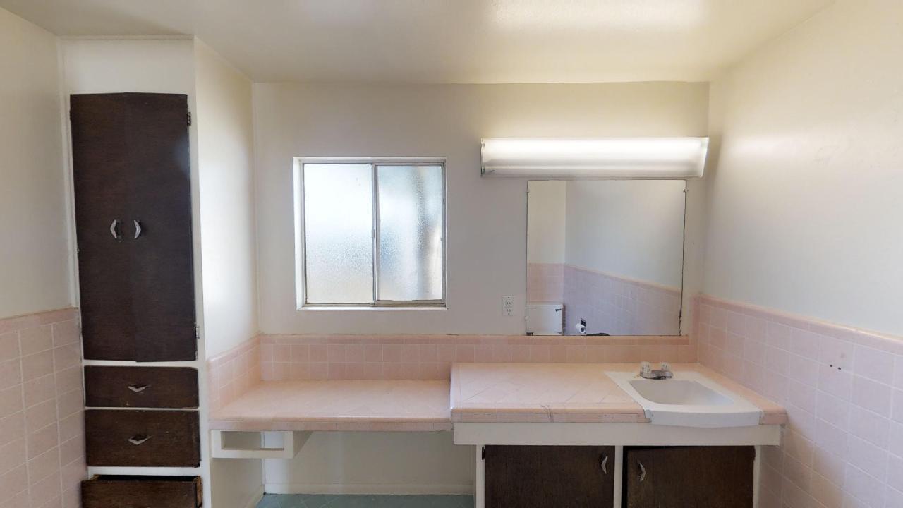 Photo 12 — 8600 Zuni Road SE
