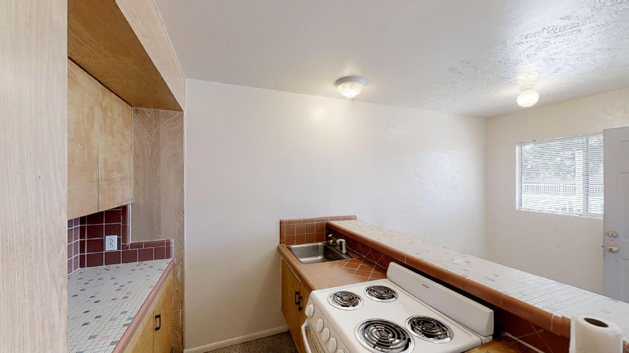 Photo 14 — 8600 Zuni Road SE