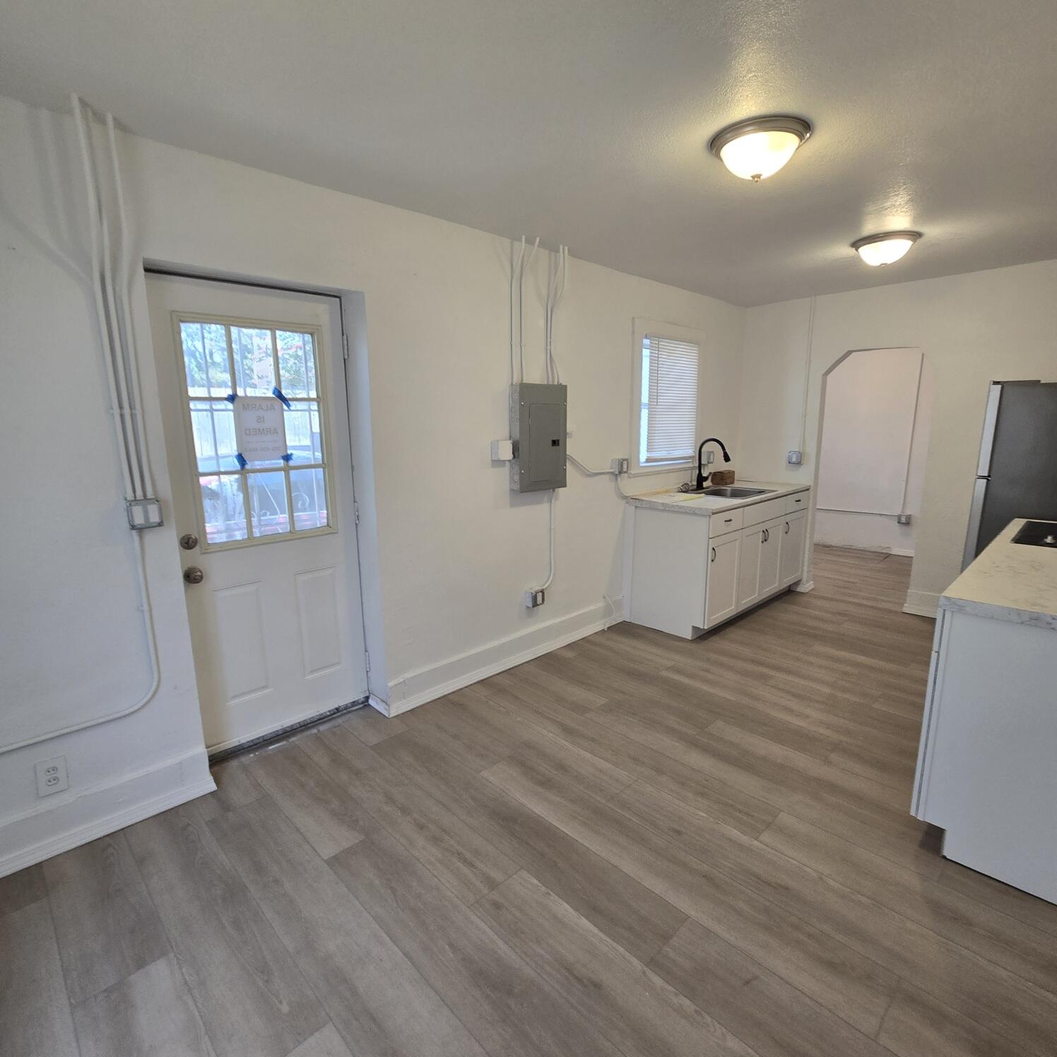 Photo 16 — 110 Mesa Street SE